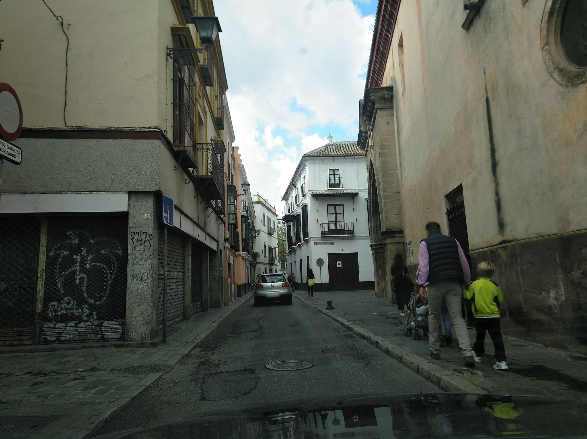 Street view near Casa del Buen Viaje, Sevilla — © filohipo (CC BY-SA · Mapillary)