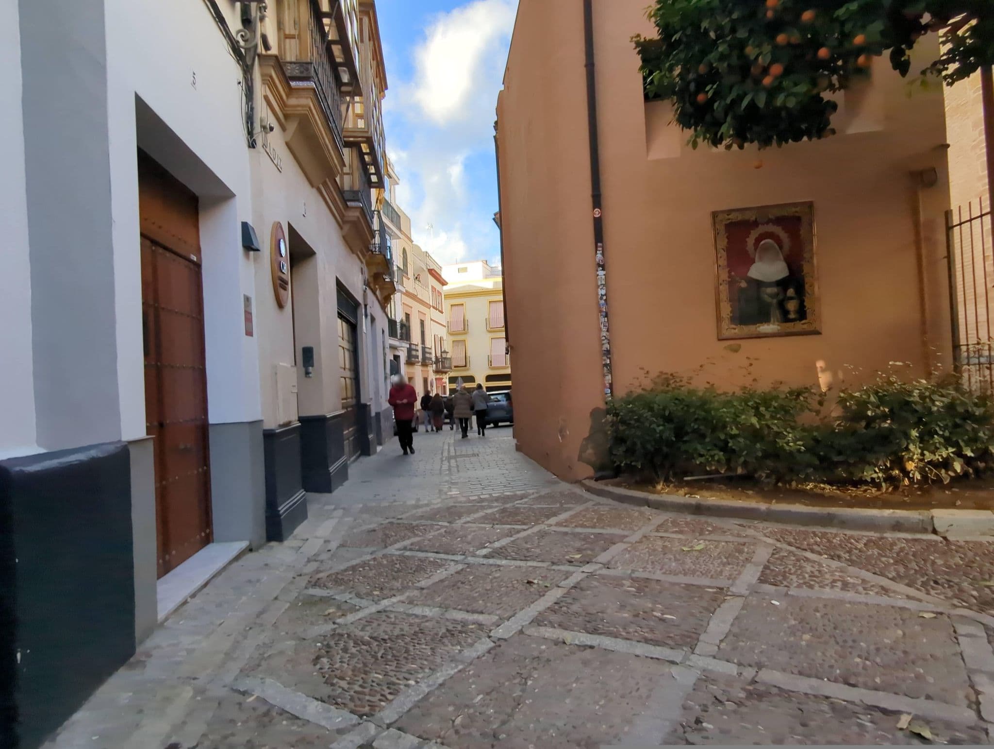 Street view near La Casona de San Andres, Sevilla — © miguel_andrade (CC BY-SA · Mapillary)