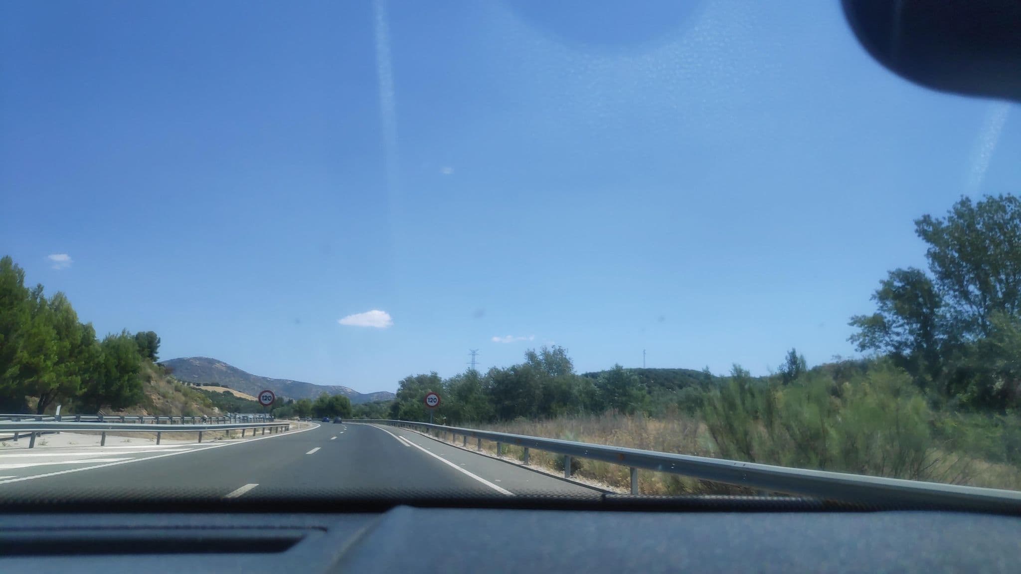 Street view near Hotel El 402, Deifontes — © juasmita (CC BY-SA · Mapillary)