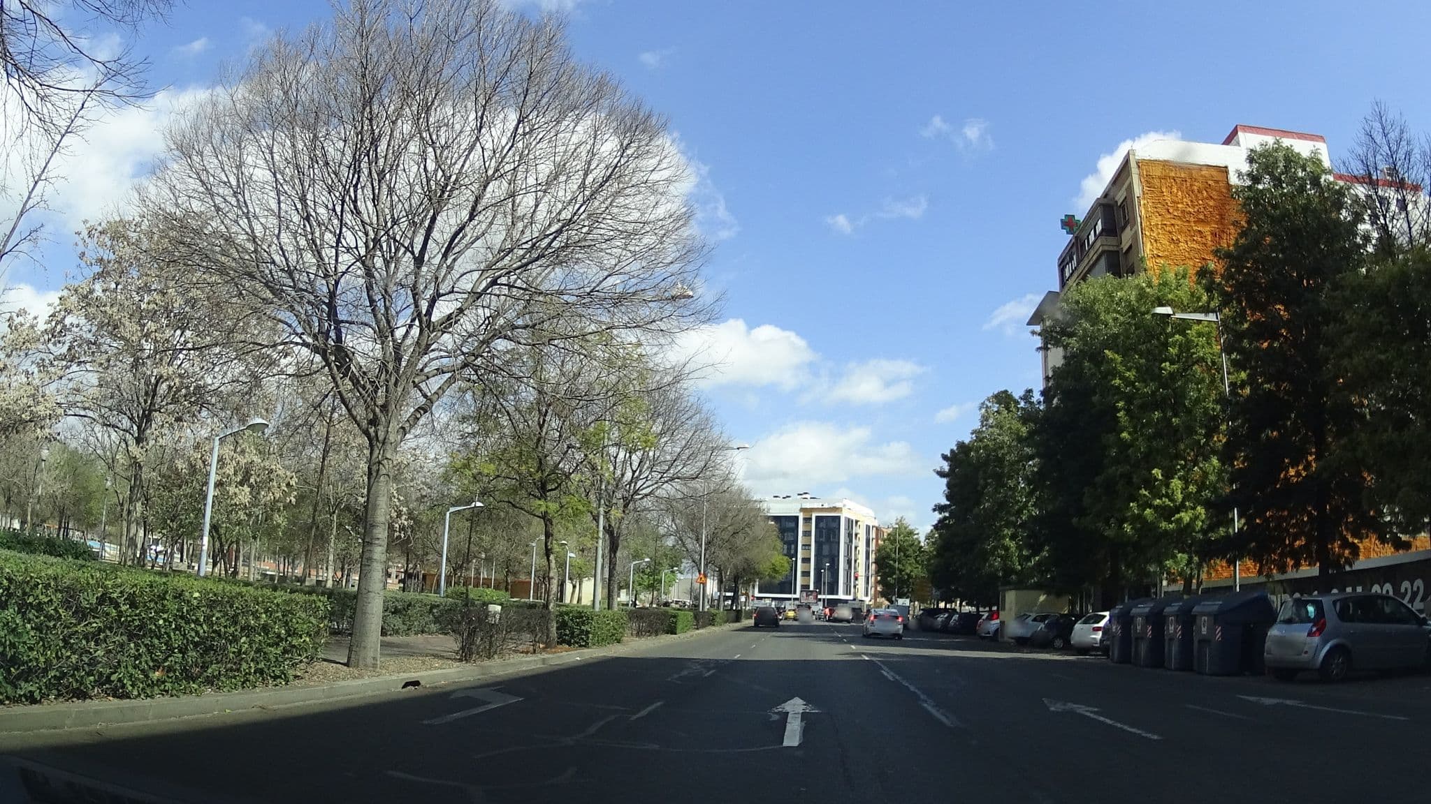 Street view near Confortel Gran Capitán, Córdoba — © robertogeb (CC BY-SA · Mapillary)