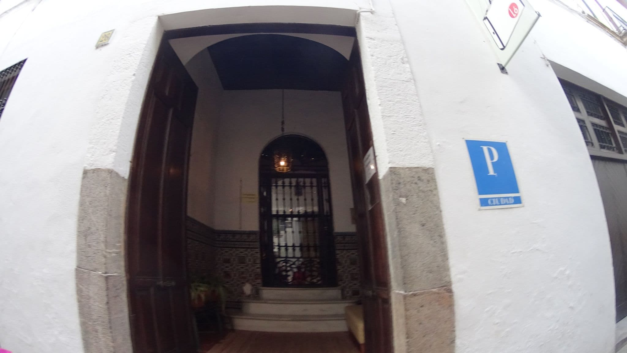 Street view near El Antiguo Convento, Córdoba — © robertogeb (CC BY-SA · Mapillary)