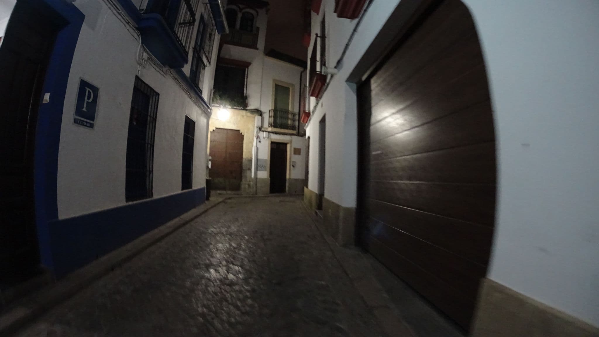 Street view near Apartamentos Los Patios De La Juderia, Córdoba — © robertogeb (CC BY-SA · Mapillary)