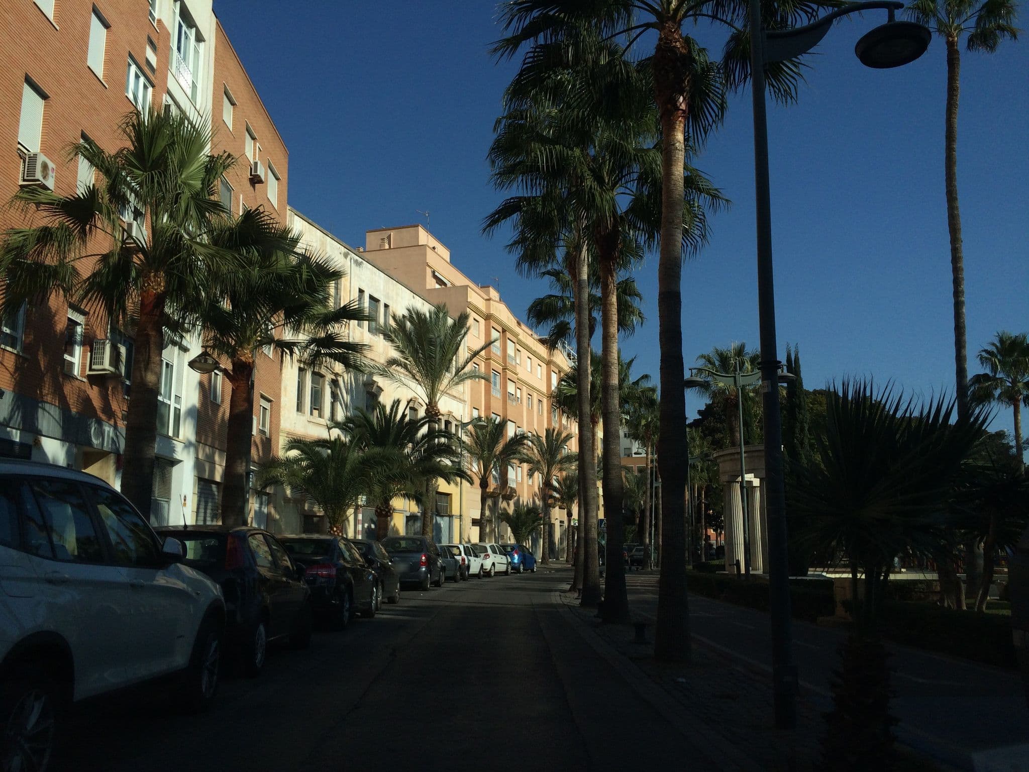Street view near Habitaciones En Frente Del Puerto, Almería — © 1000io (CC BY-SA · Mapillary)