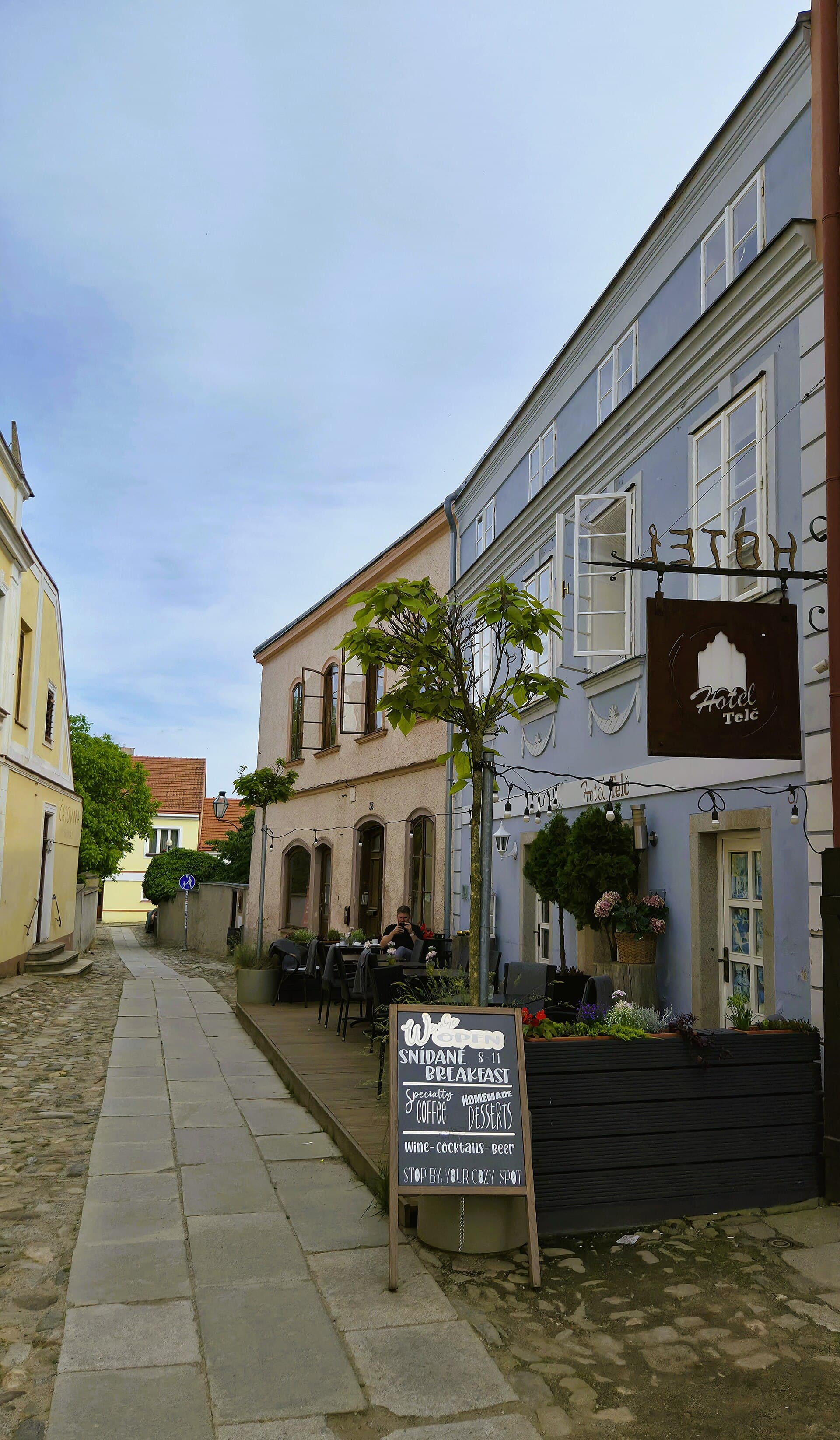 Hotel Telč (via Wikimedia Commons, CC BY-SA 4.0)