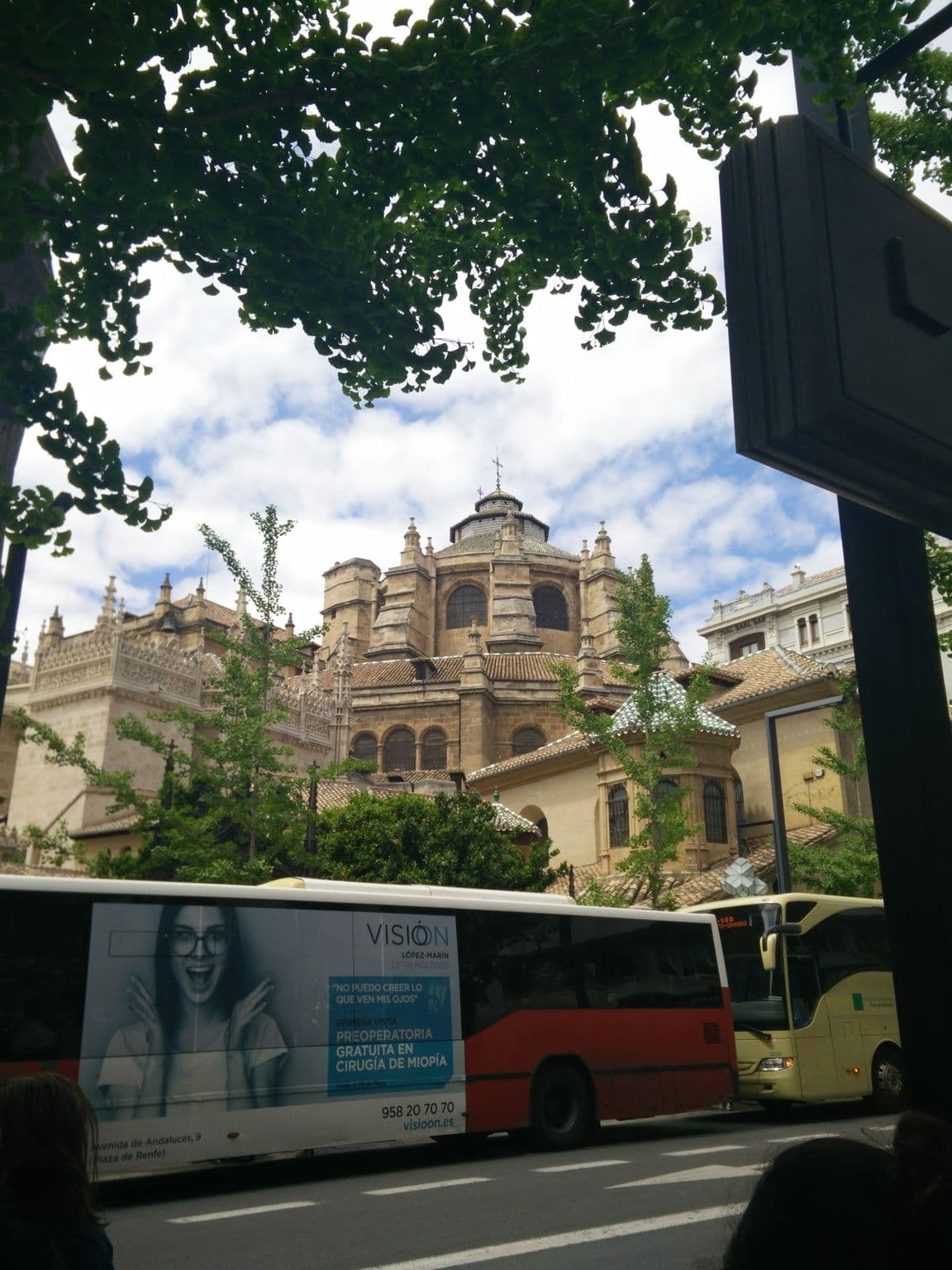 Street view near Hostel La Floresta, Granada — © bernardvoyageur (CC BY-SA · Mapillary)