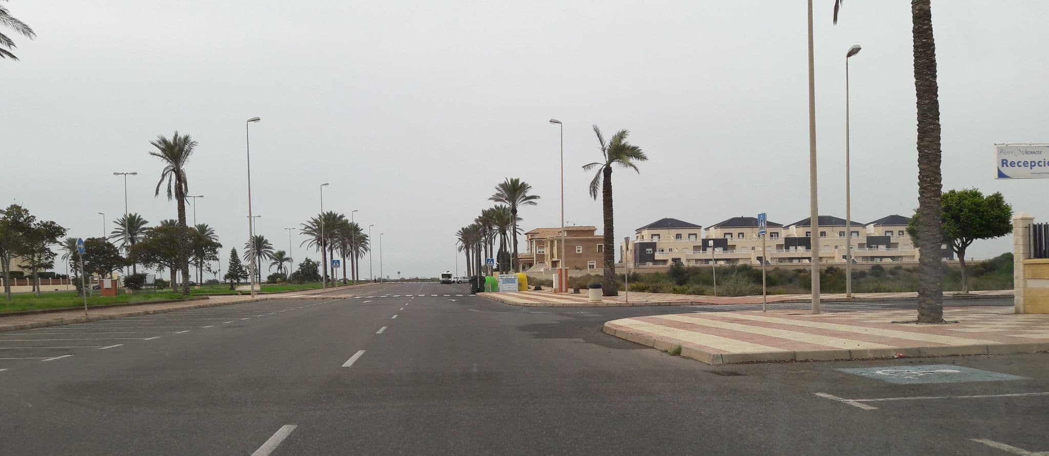 Street view near Résidence Almería Roquetas de Mar, Roquetas de Mar — © teddy73 (CC BY-SA · Mapillary)