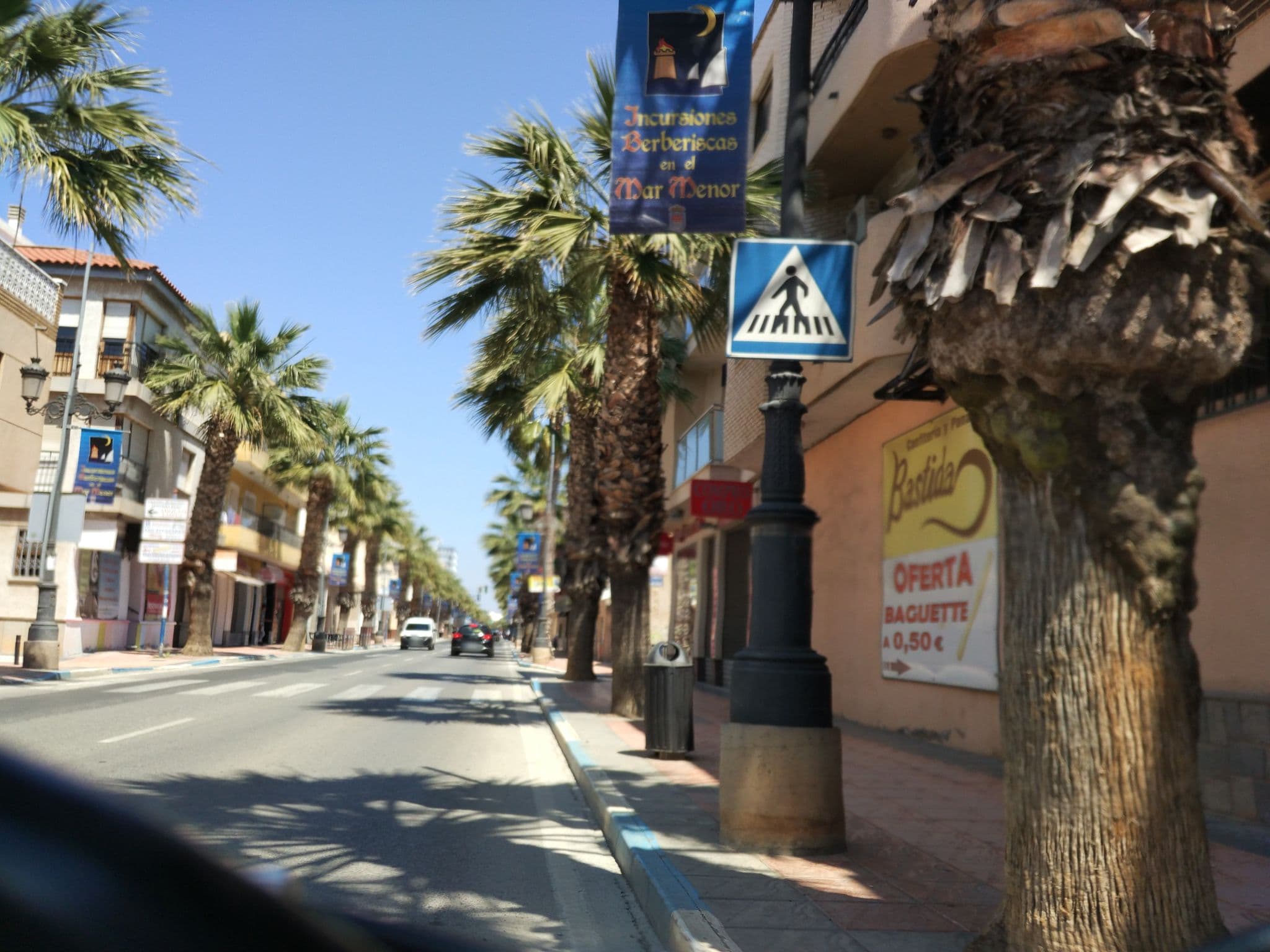 Street view near Apartamentos Esjovial, Los Alcázares — © polkillas (CC BY-SA · Mapillary)