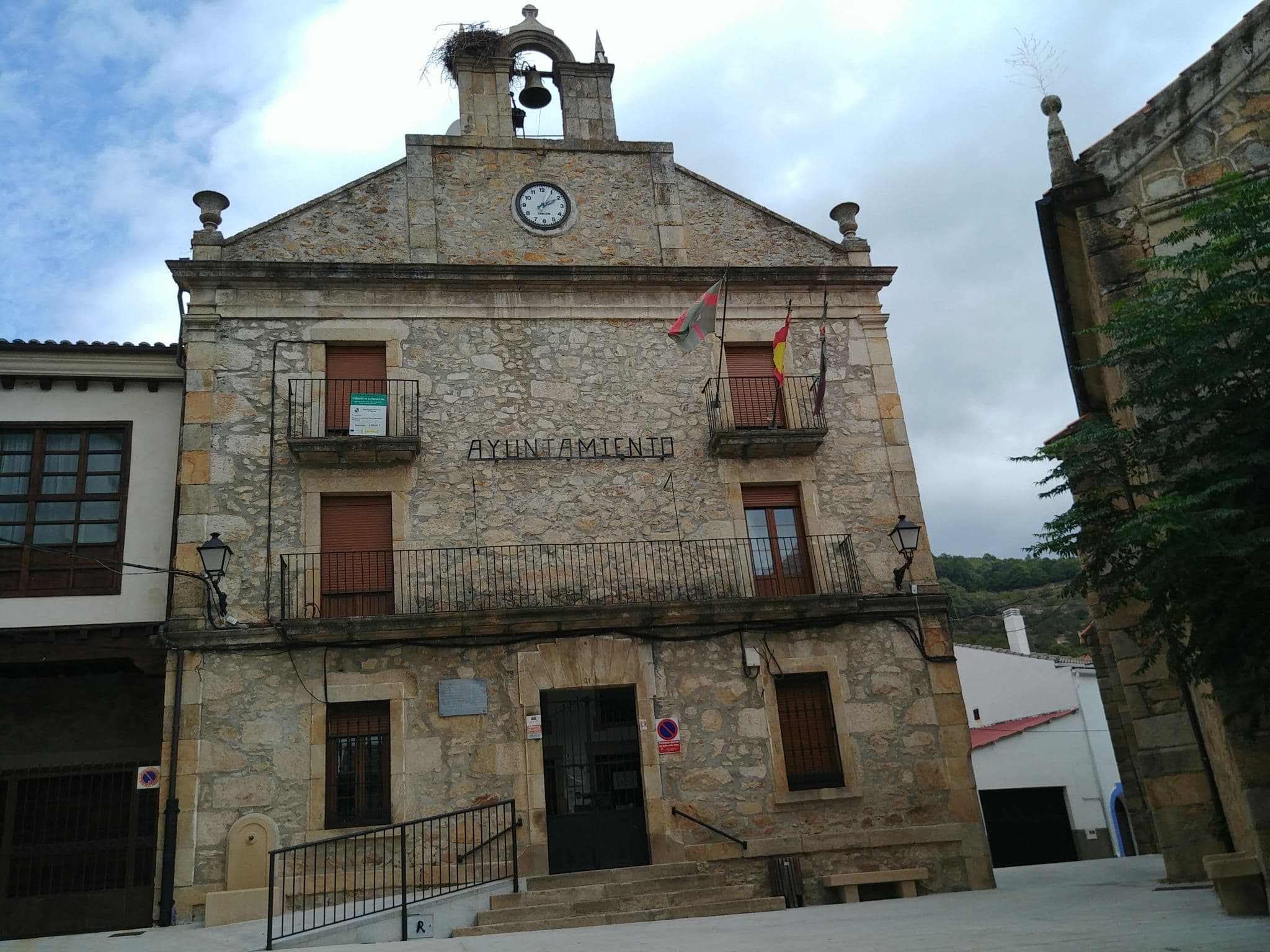 Street view near Apartamentos Rurales el Padre la Calle, Piornal — © multi_wandel (CC BY-SA · Mapillary)