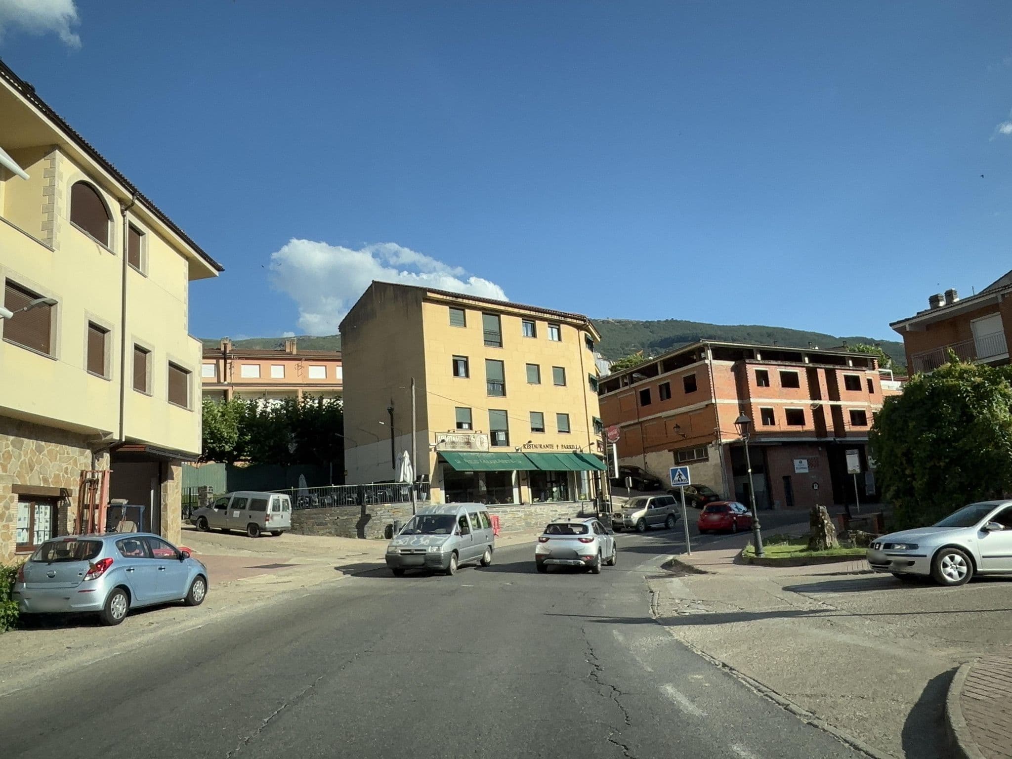 Street view near Prado del Abuelo, Cabezuela del Valle — © seraq (CC BY-SA · Mapillary)