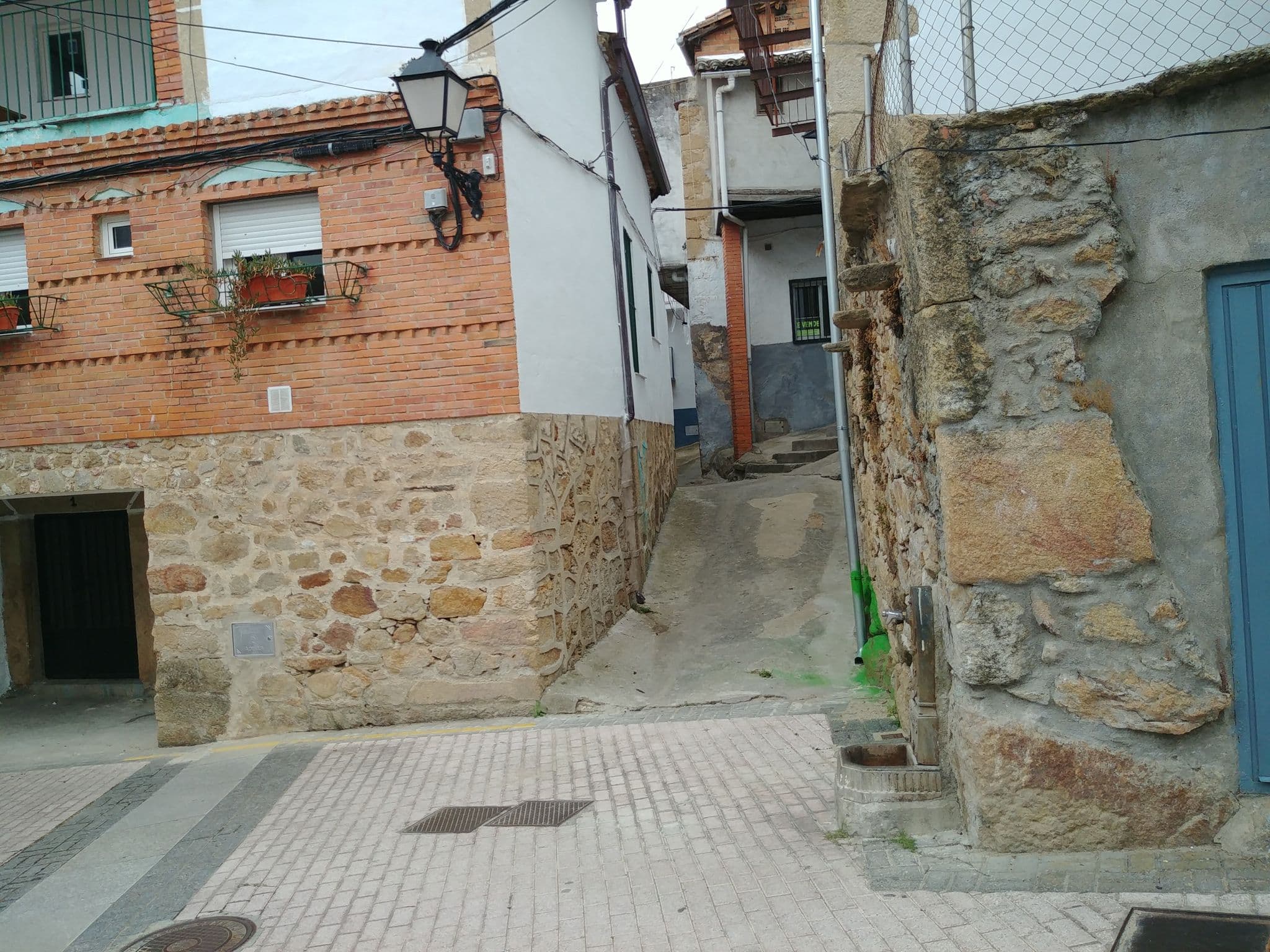 Street view near Alberjerte, Piornal — © multi_wandel (CC BY-SA · Mapillary)