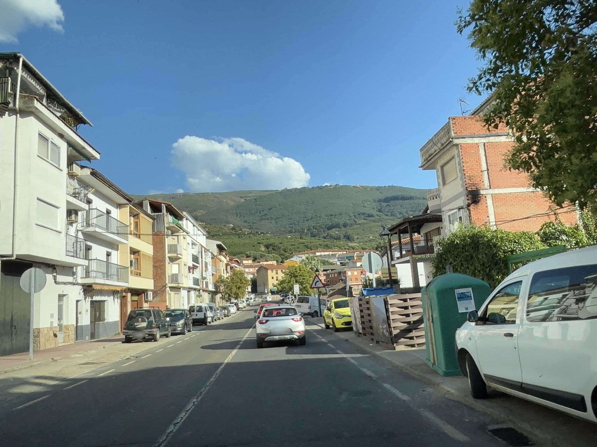 Street view near La Chinata, Cabezuela del Valle — © seraq (CC BY-SA · Mapillary)