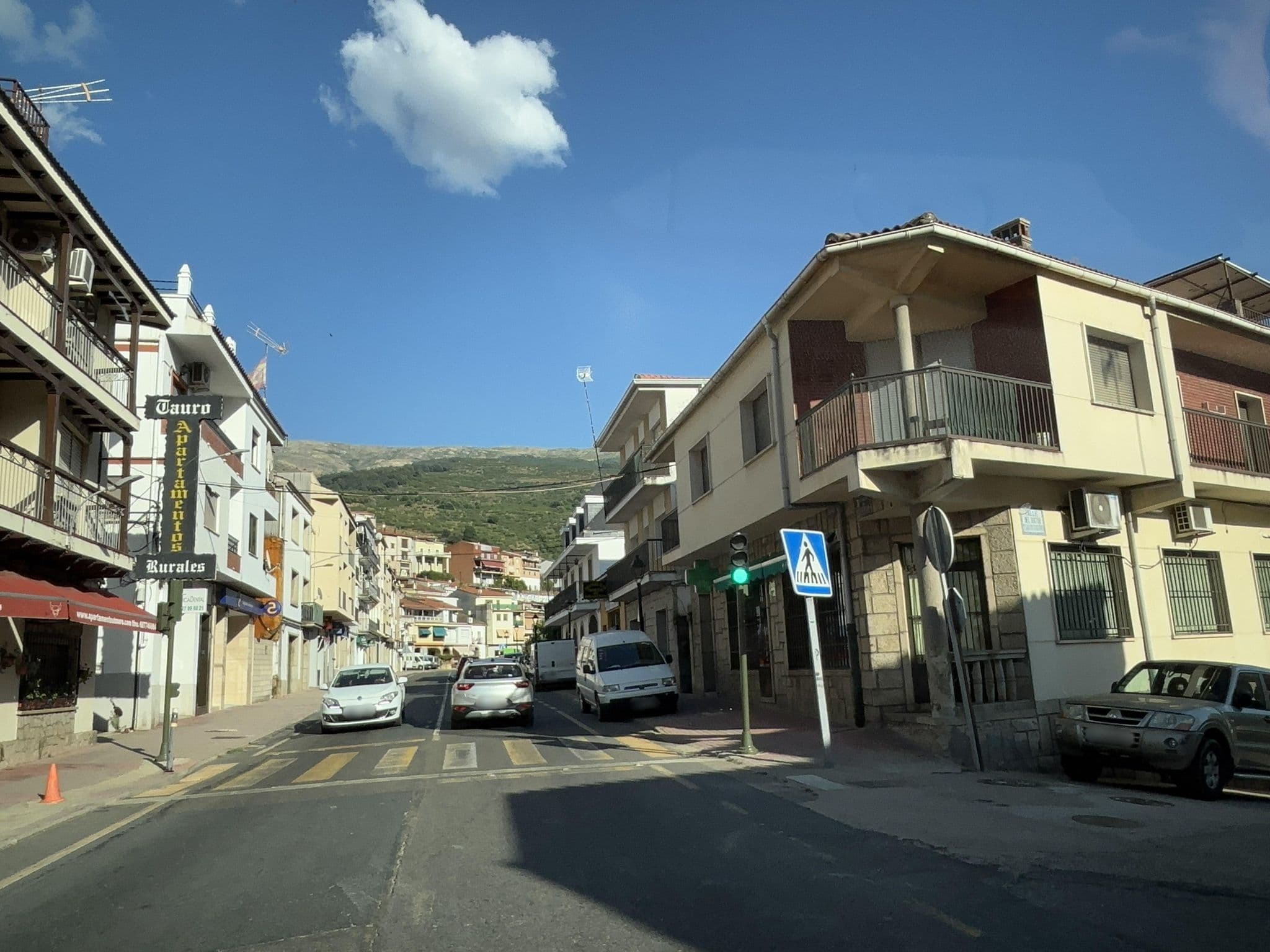 Street view near Picaza del Jerte, Cabezuela del Valle — © seraq (CC BY-SA · Mapillary)