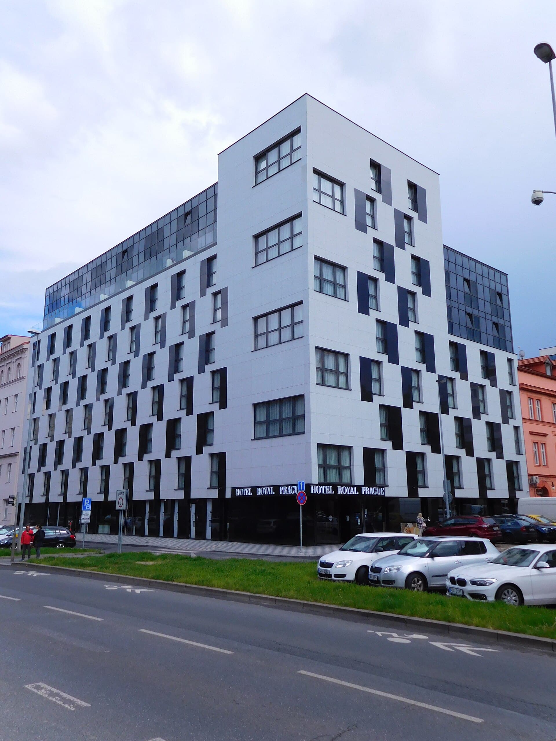 Hotel Royal Prague (via Wikimedia Commons, CC BY-SA 3.0)
