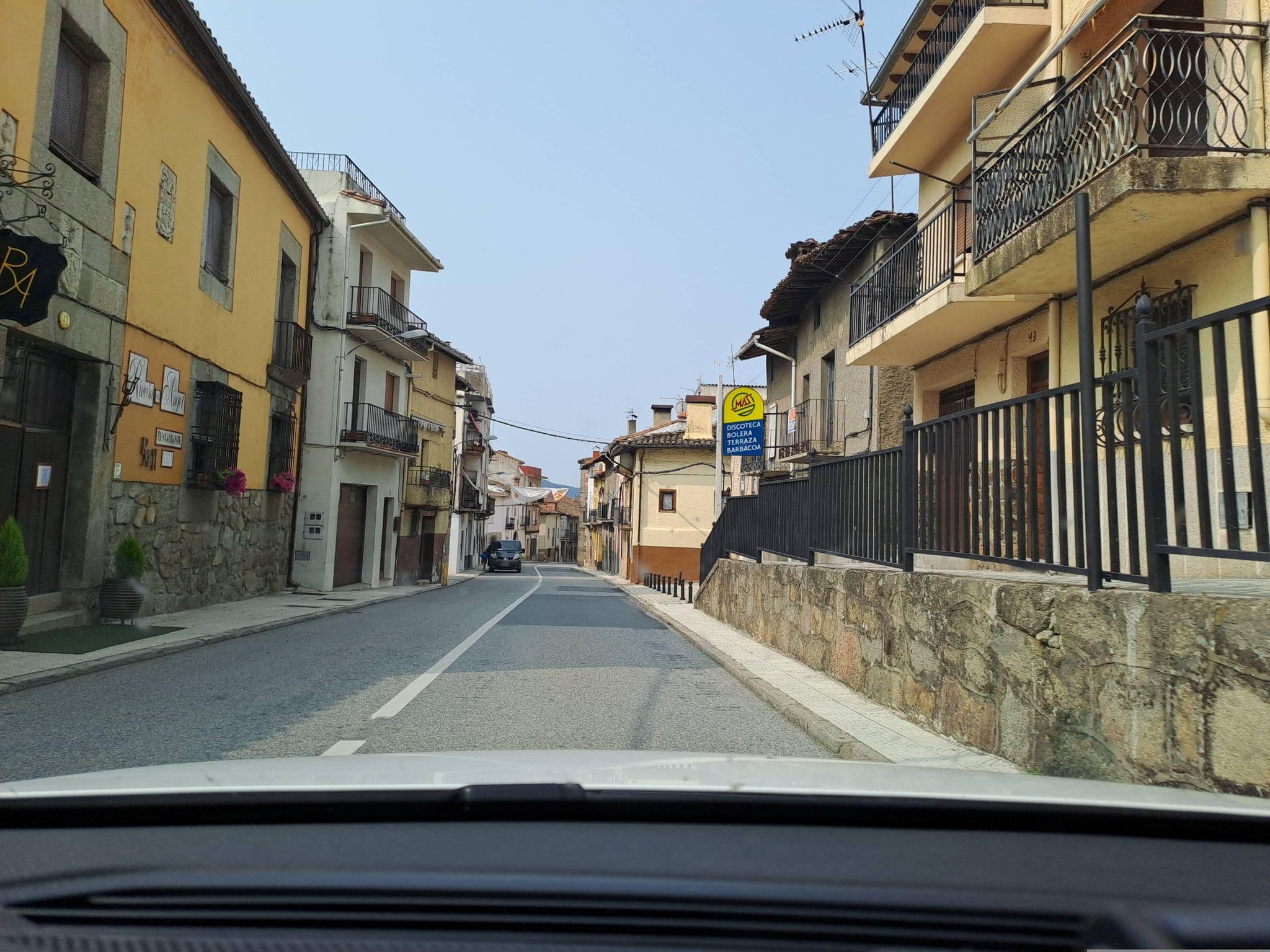Street view near Casa el Barranco, Mombeltrán — © normanm (CC BY-SA · Mapillary)
