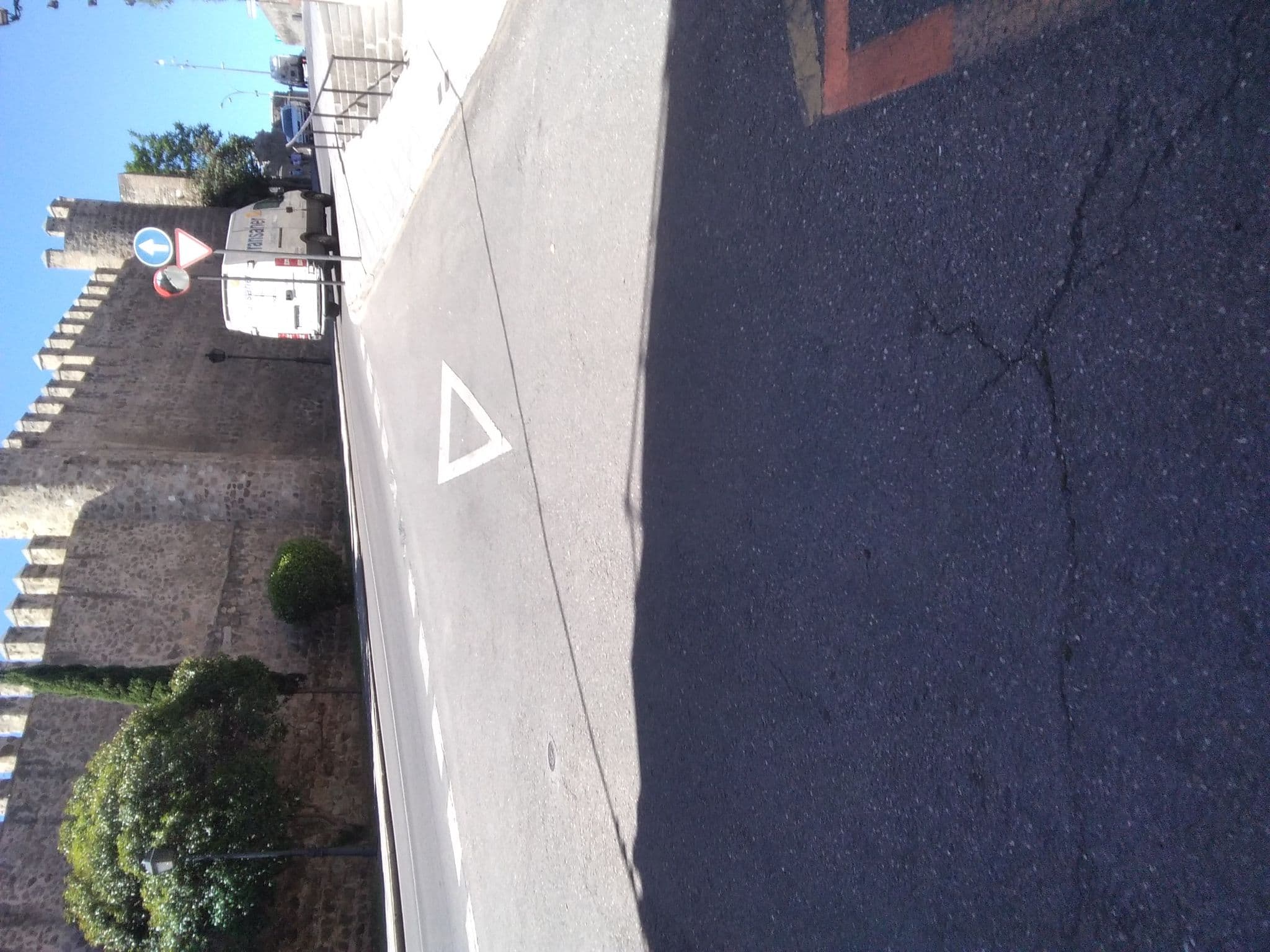 Street view near Apartamentos Turísticos de los Reyes, Toledo — © mariadmm (CC BY-SA · Mapillary)