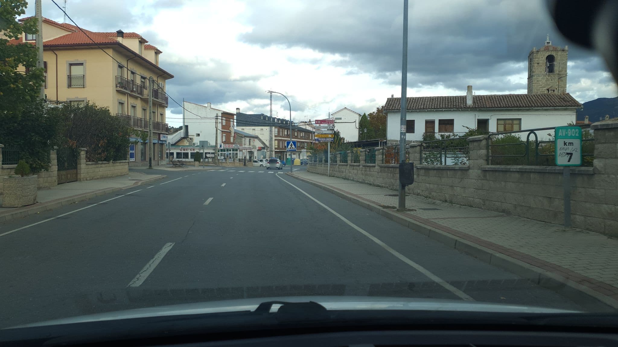 Street view near Casa Rural Ana, Navaluenga — © nyk0la3 (CC BY-SA · Mapillary)