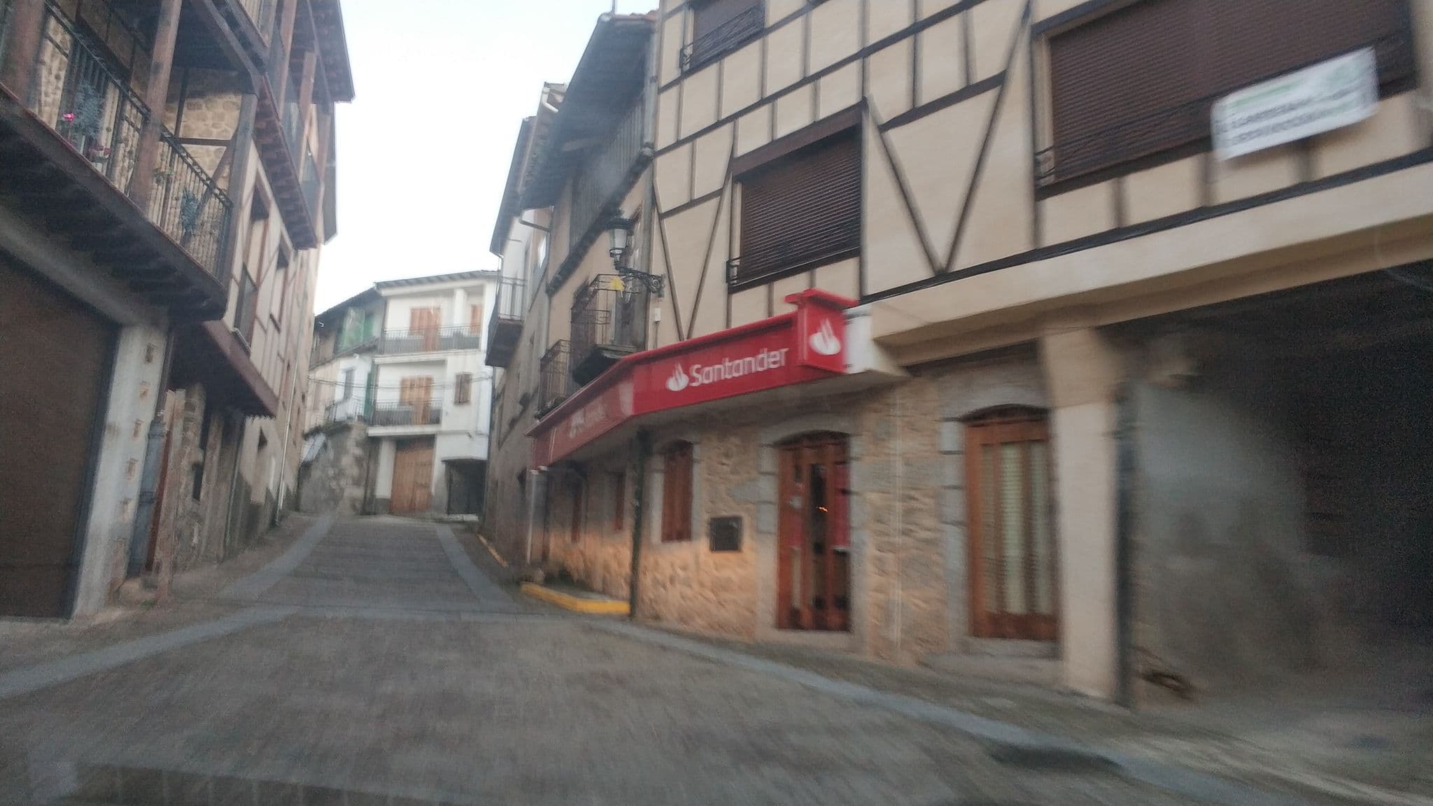Street view near La Serranilla, Linares de Riofrío — © sanchi (CC BY-SA · Mapillary)
