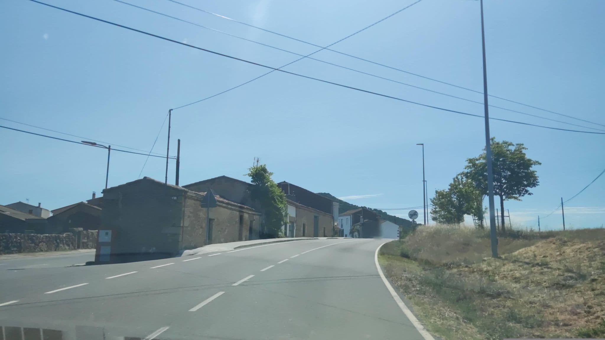 Street view near Hostal José Carlos, Guijuelo — © sanchi (CC BY-SA · Mapillary)