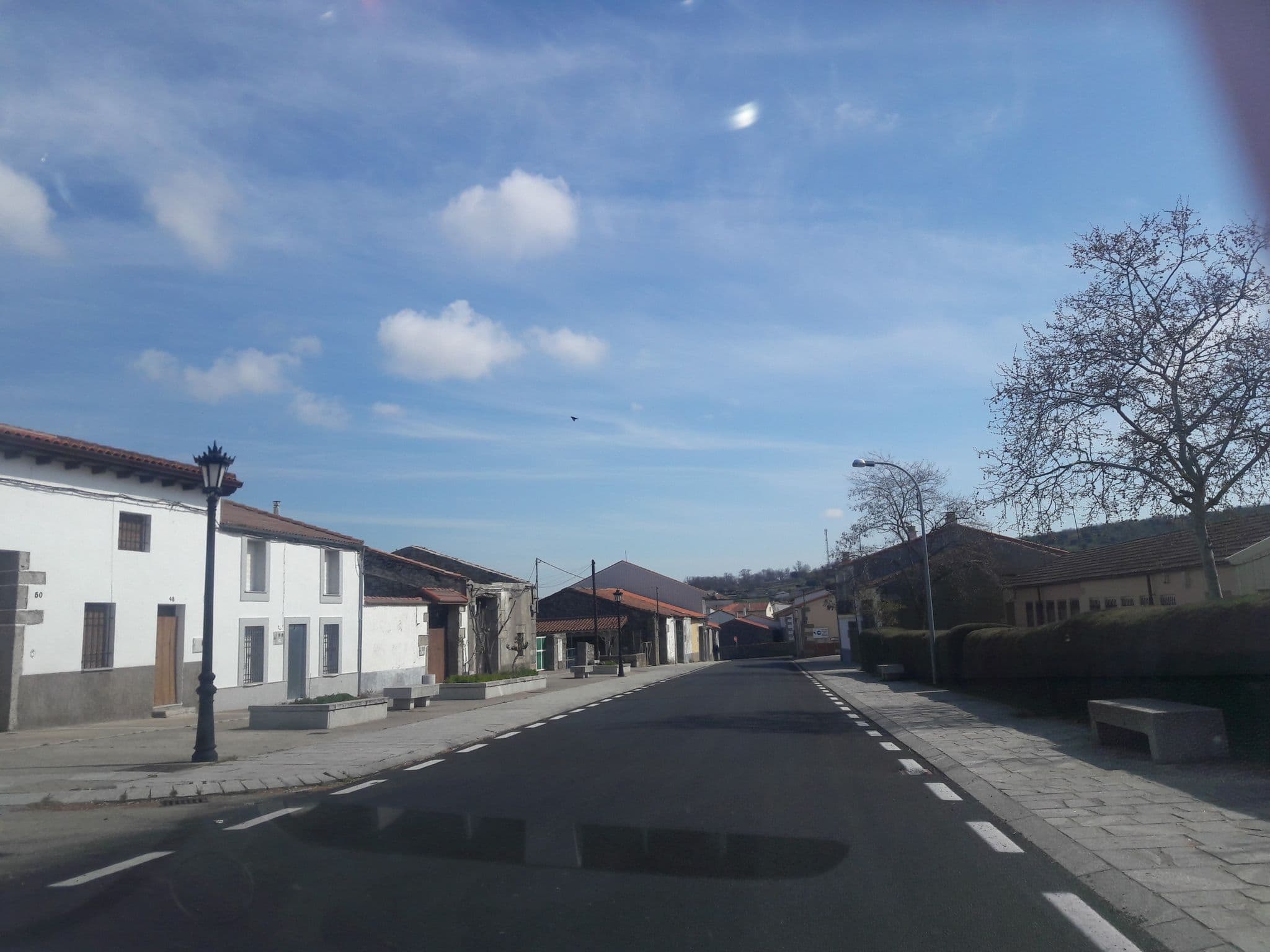 Street view near Casa Carchena, Linares de Riofrío — © civitas (CC BY-SA · Mapillary)