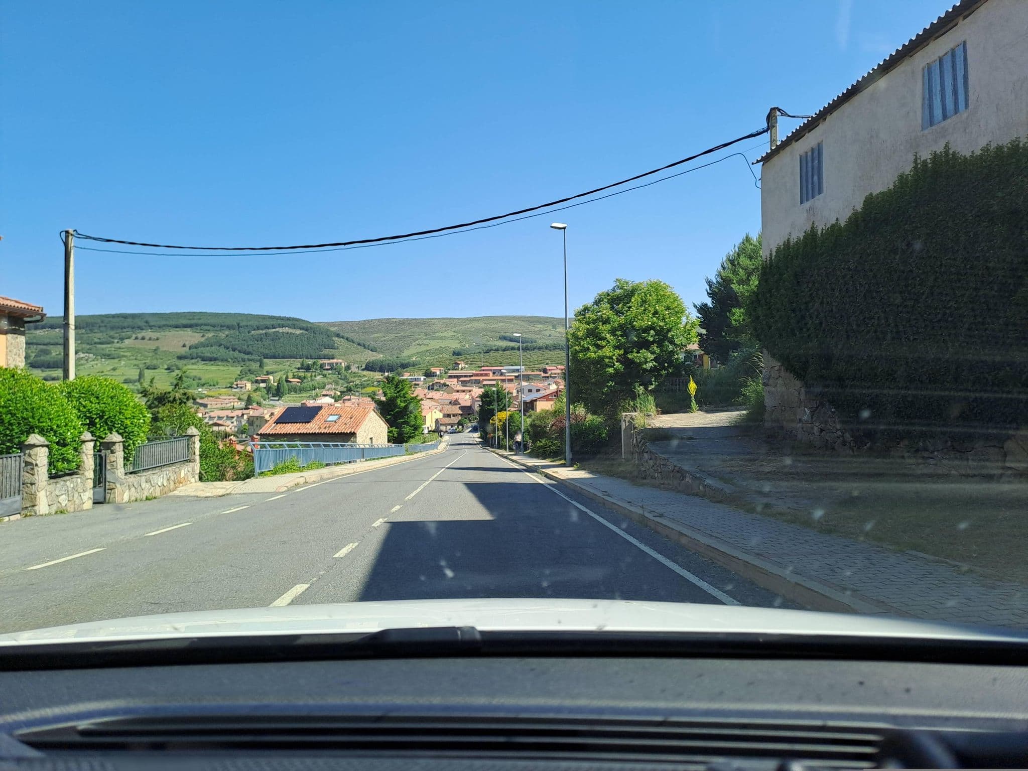 Street view near Casa Rural La Asomailla, Mombeltrán — © normanm (CC BY-SA · Mapillary)