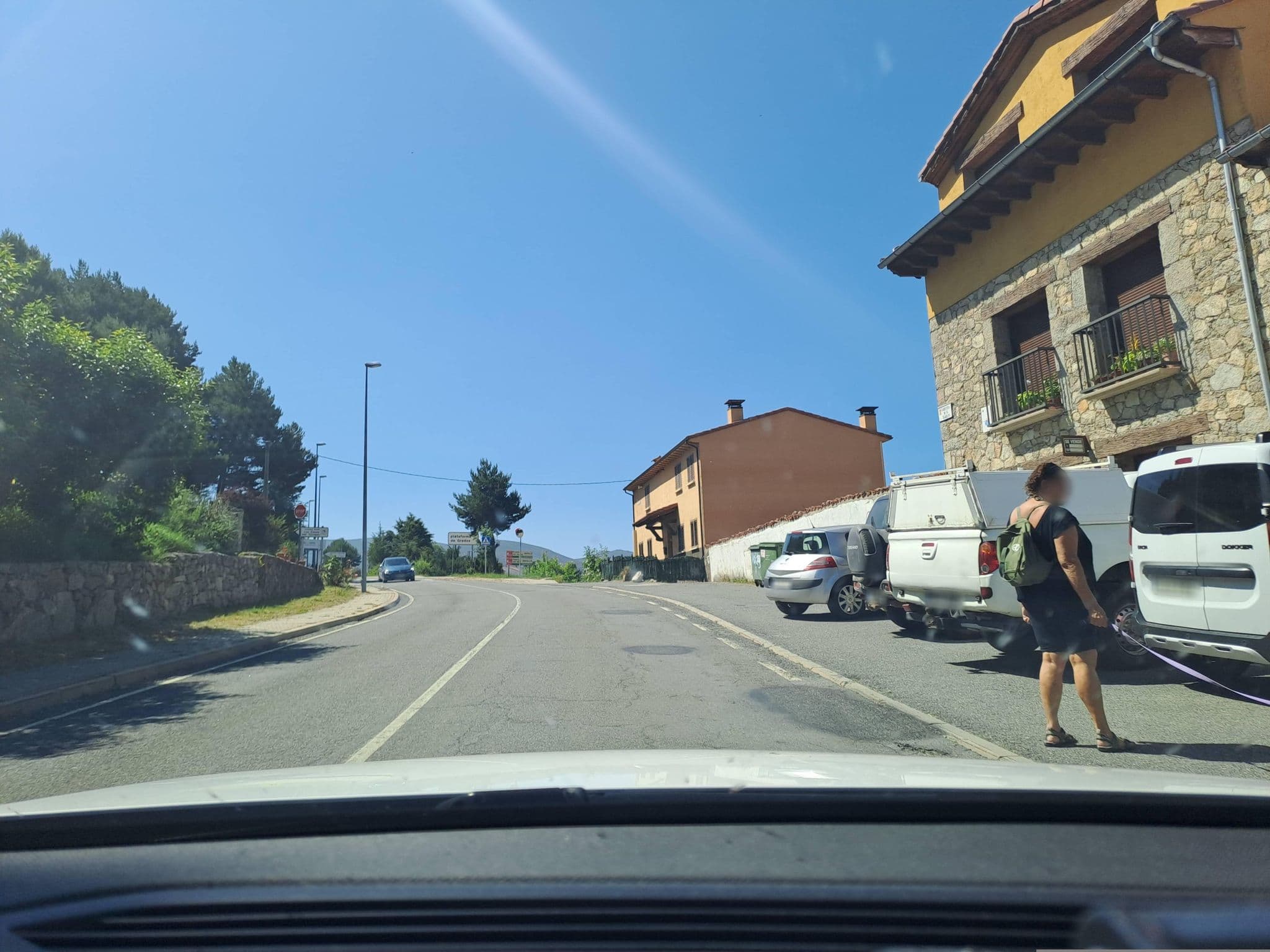 Street view near Los Navazuelos, Mombeltrán — © normanm (CC BY-SA · Mapillary)