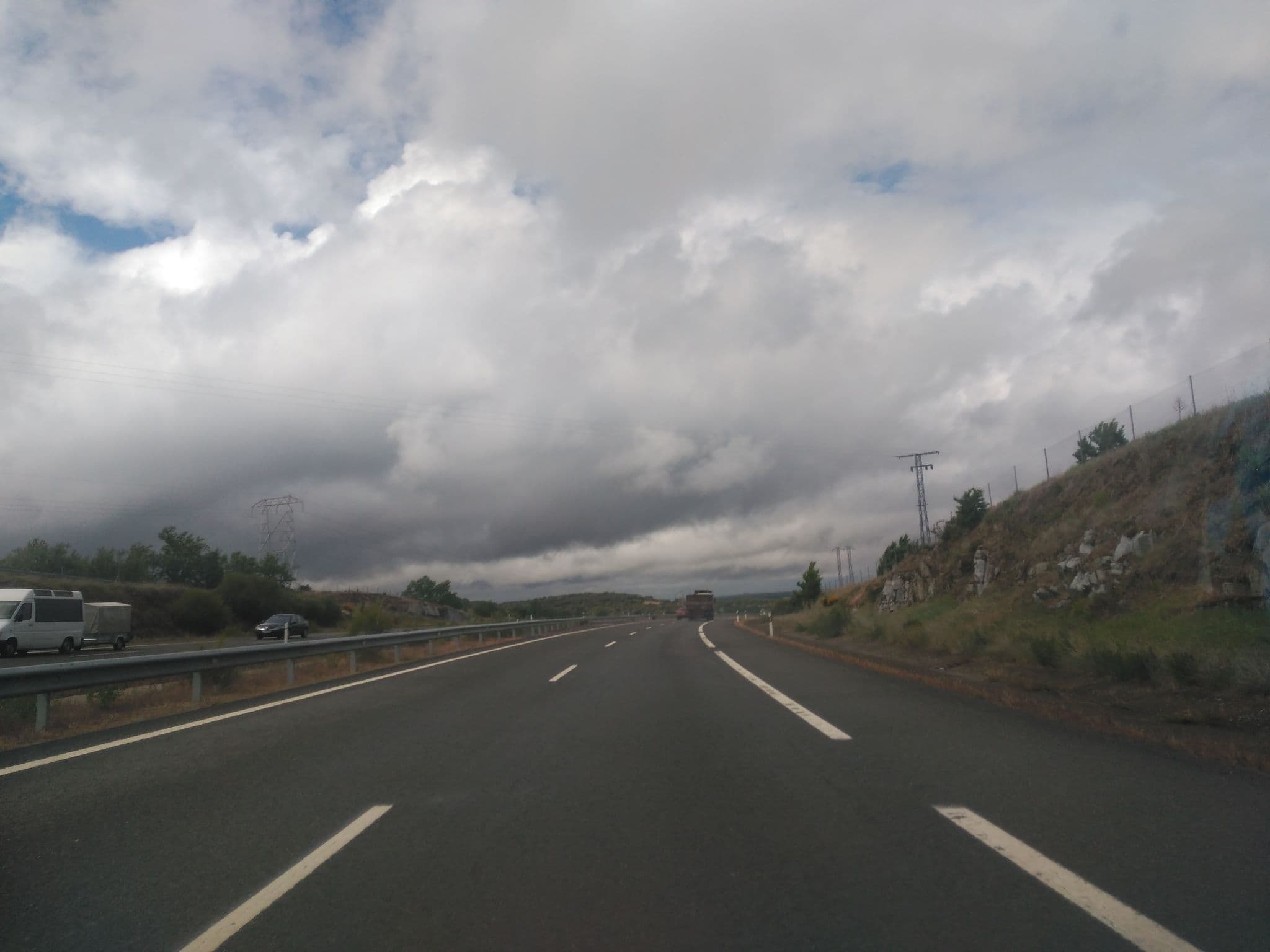 Street view near Hotel de Montaña El Travieso, Guijuelo — © sanchi (CC BY-SA · Mapillary)