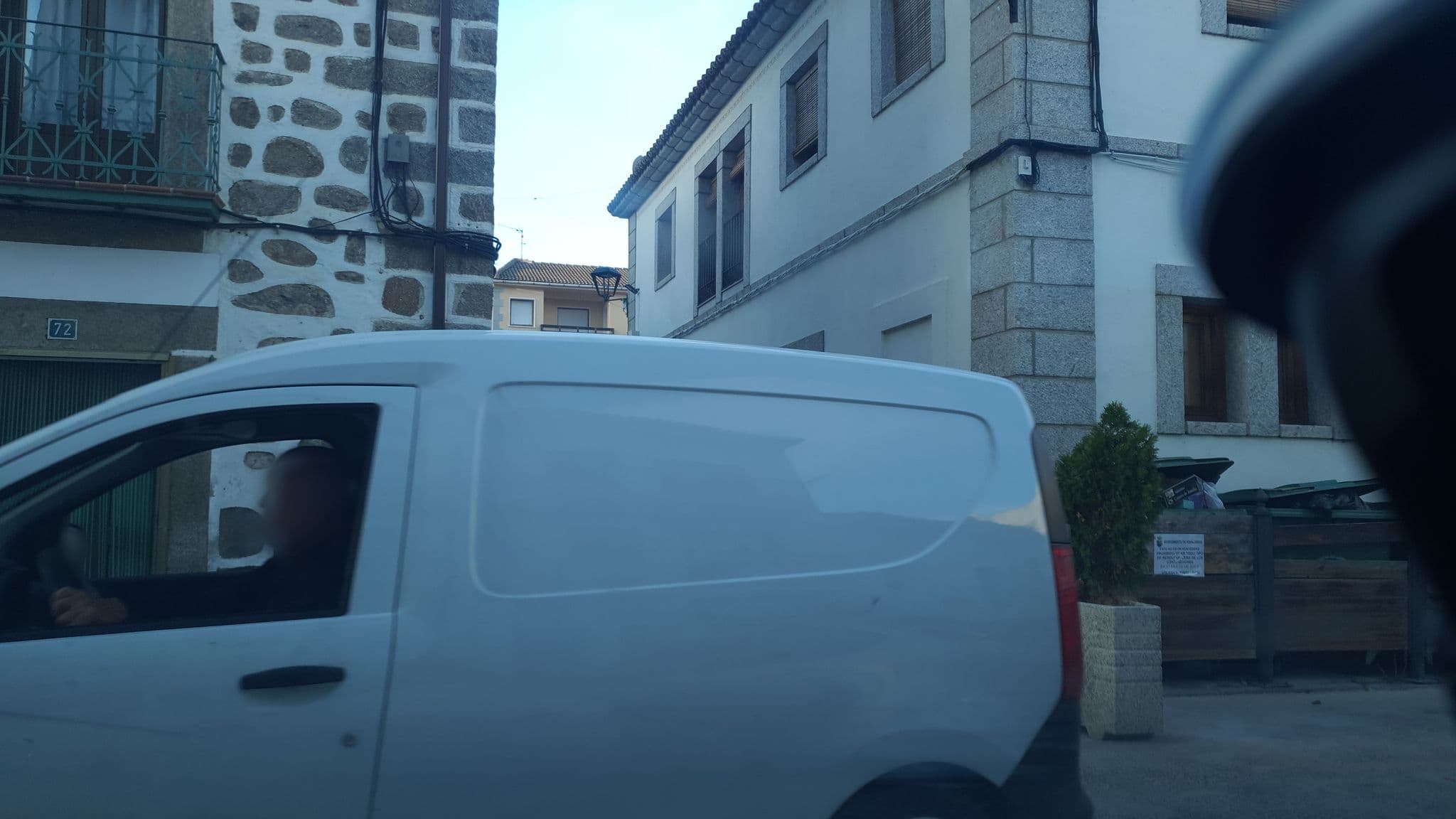Street view near Hotel Posada del Agua, Navaluenga — © nyk0la3 (CC BY-SA · Mapillary)