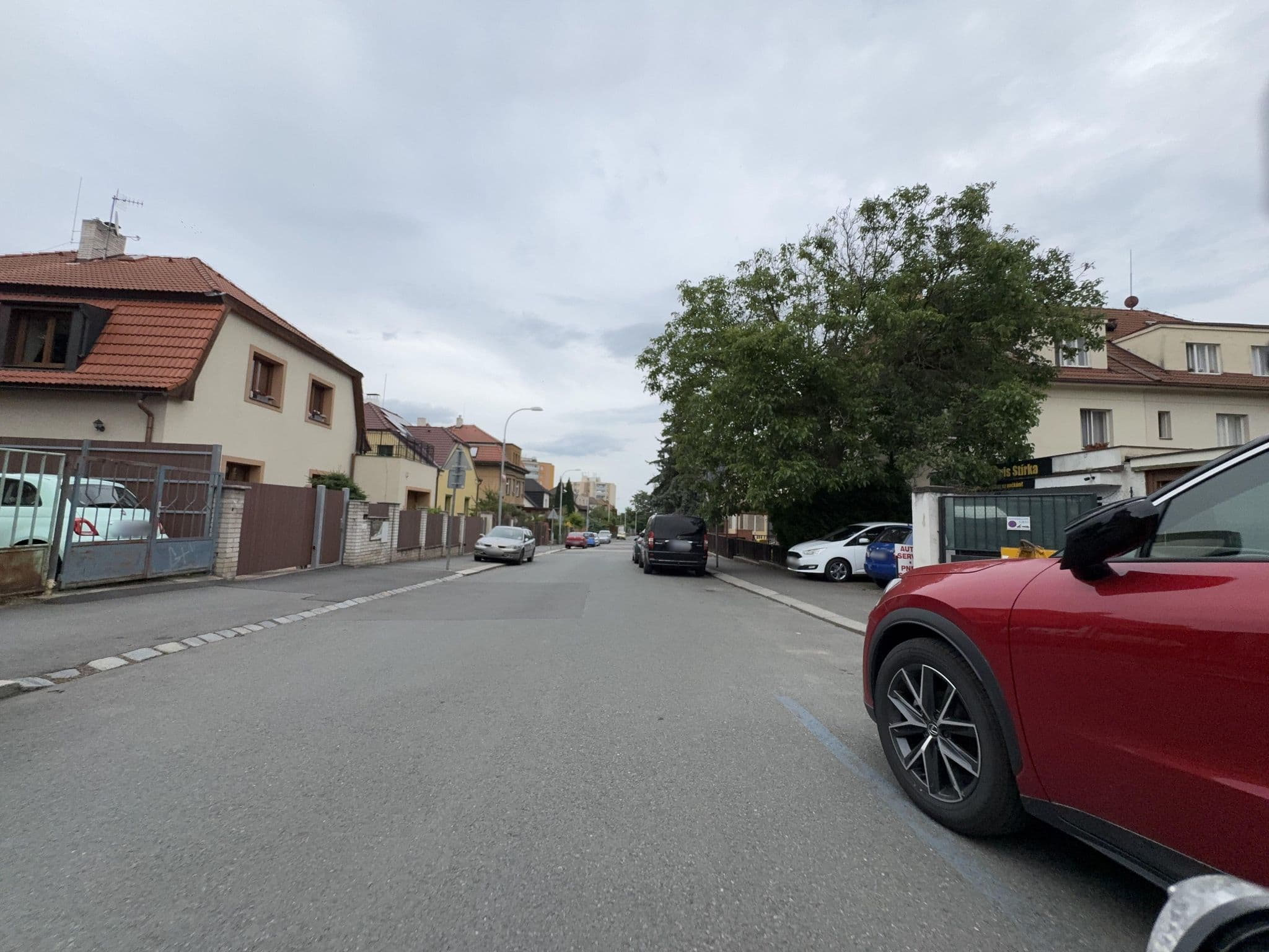 Street view near Stírka, Kobylisy — © ondrejlopatka (CC BY-SA · Mapillary)