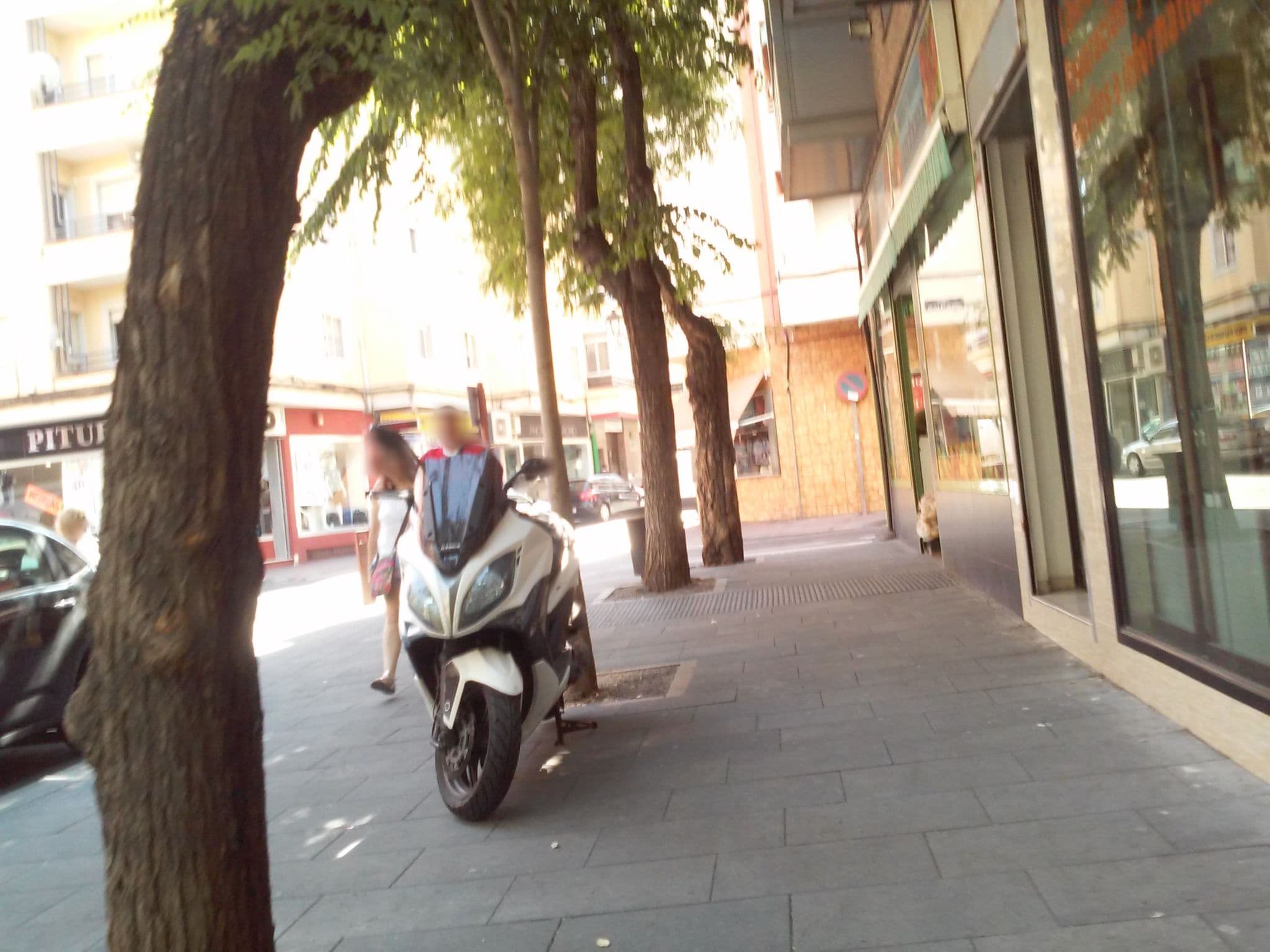 Street view near Hotel Rus, Valdemoro — © pluvium (CC BY-SA · Mapillary)