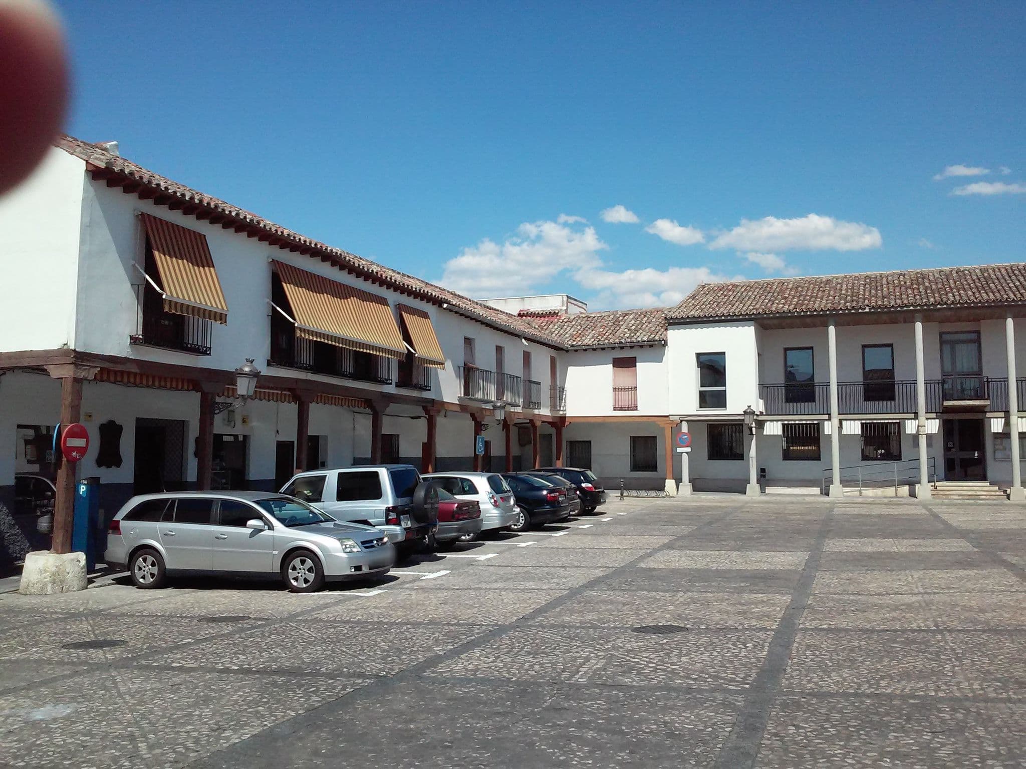Street view near Las Infantas, Valdemoro — © pluvium (CC BY-SA · Mapillary)
