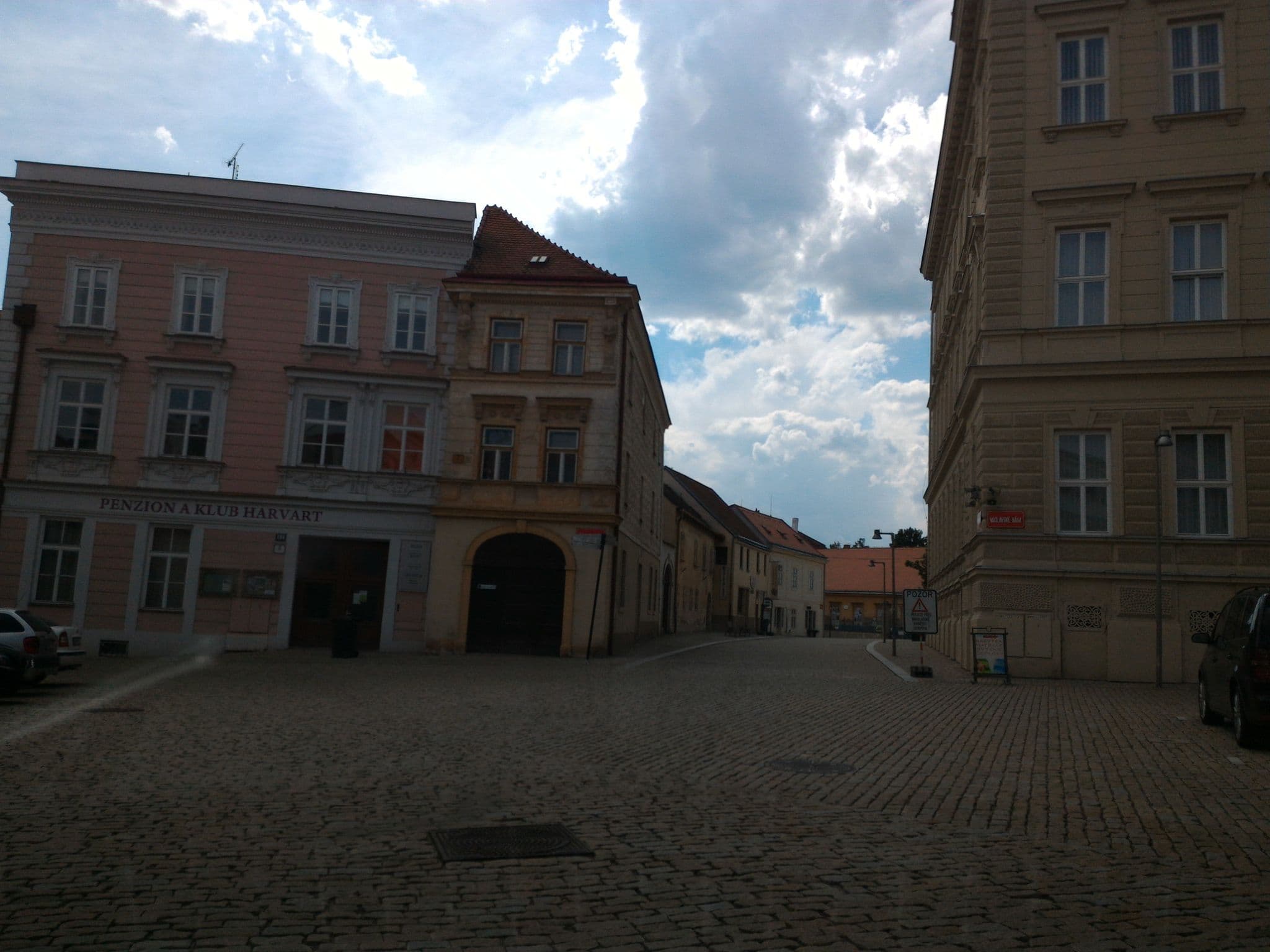 Street view near Austis, Znojmo — © fell3 (CC BY-SA · Mapillary)