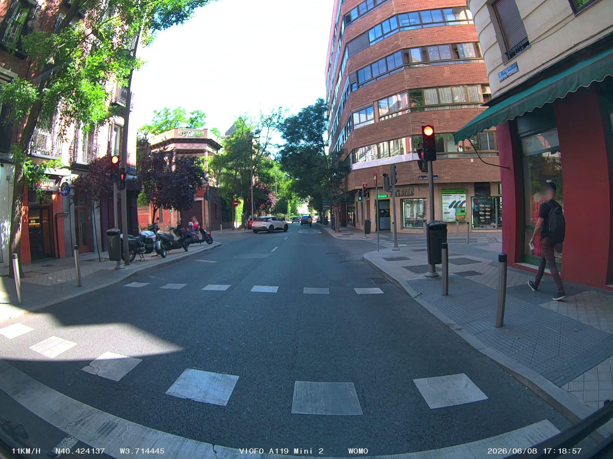 Street view near trekking y aventura, Argüelles — © soulcover (CC BY-SA · Mapillary)