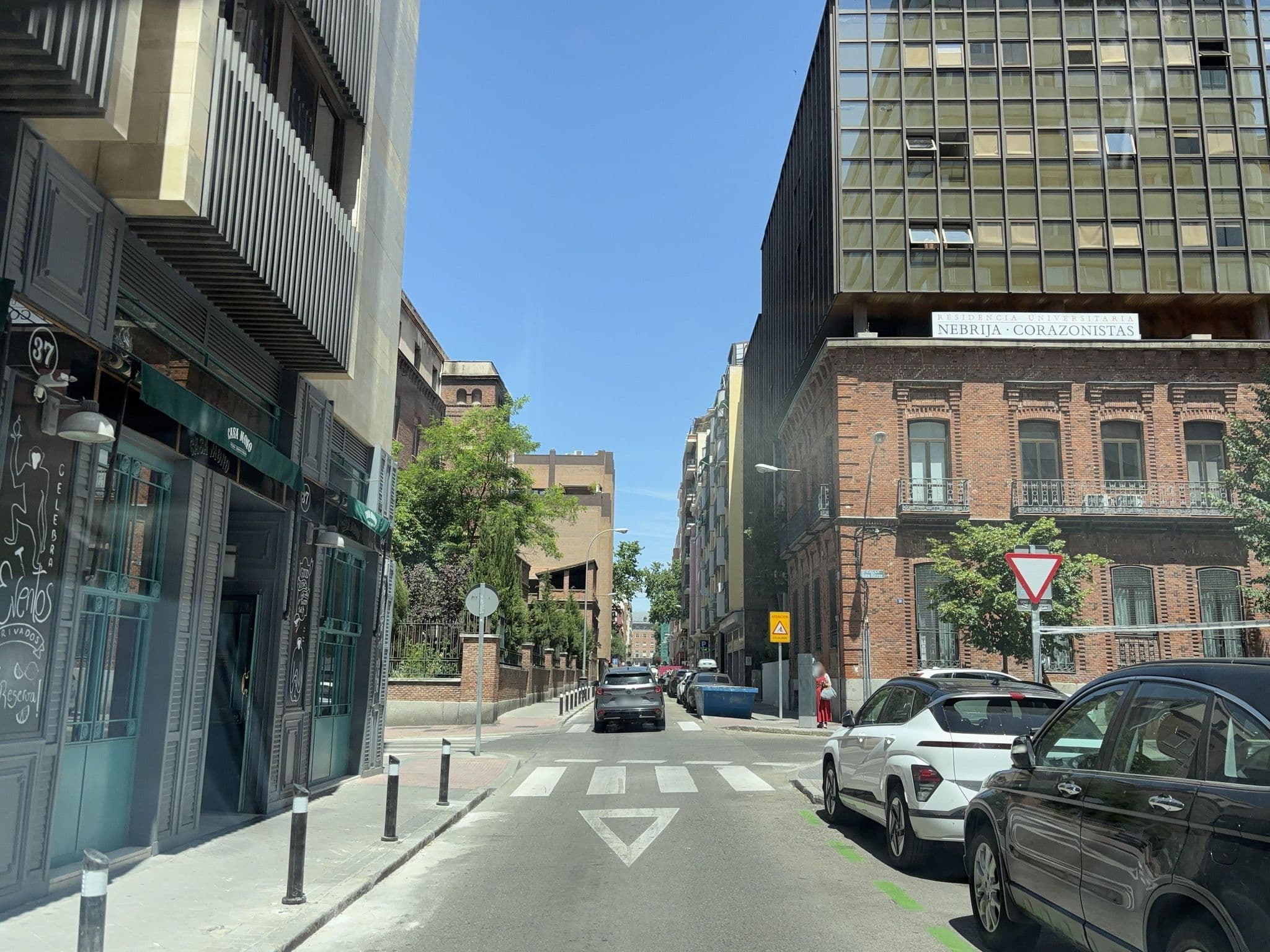 Street view near Muralto Aparto-Suites Hotel, Argüelles — © seraq (CC BY-SA · Mapillary)