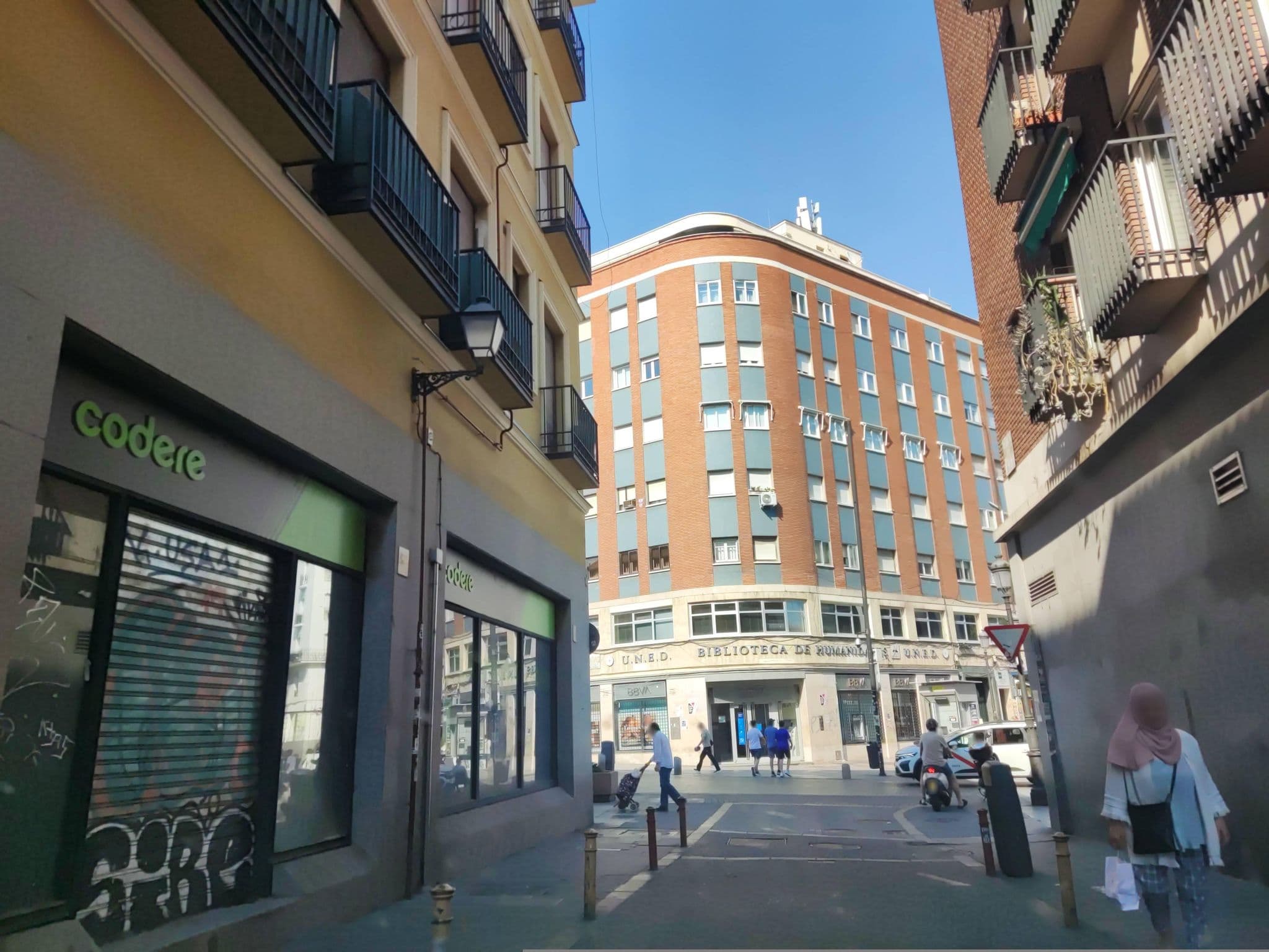 Street view near Waytostay, Lavapiés — © polkillas (CC BY-SA · Mapillary)