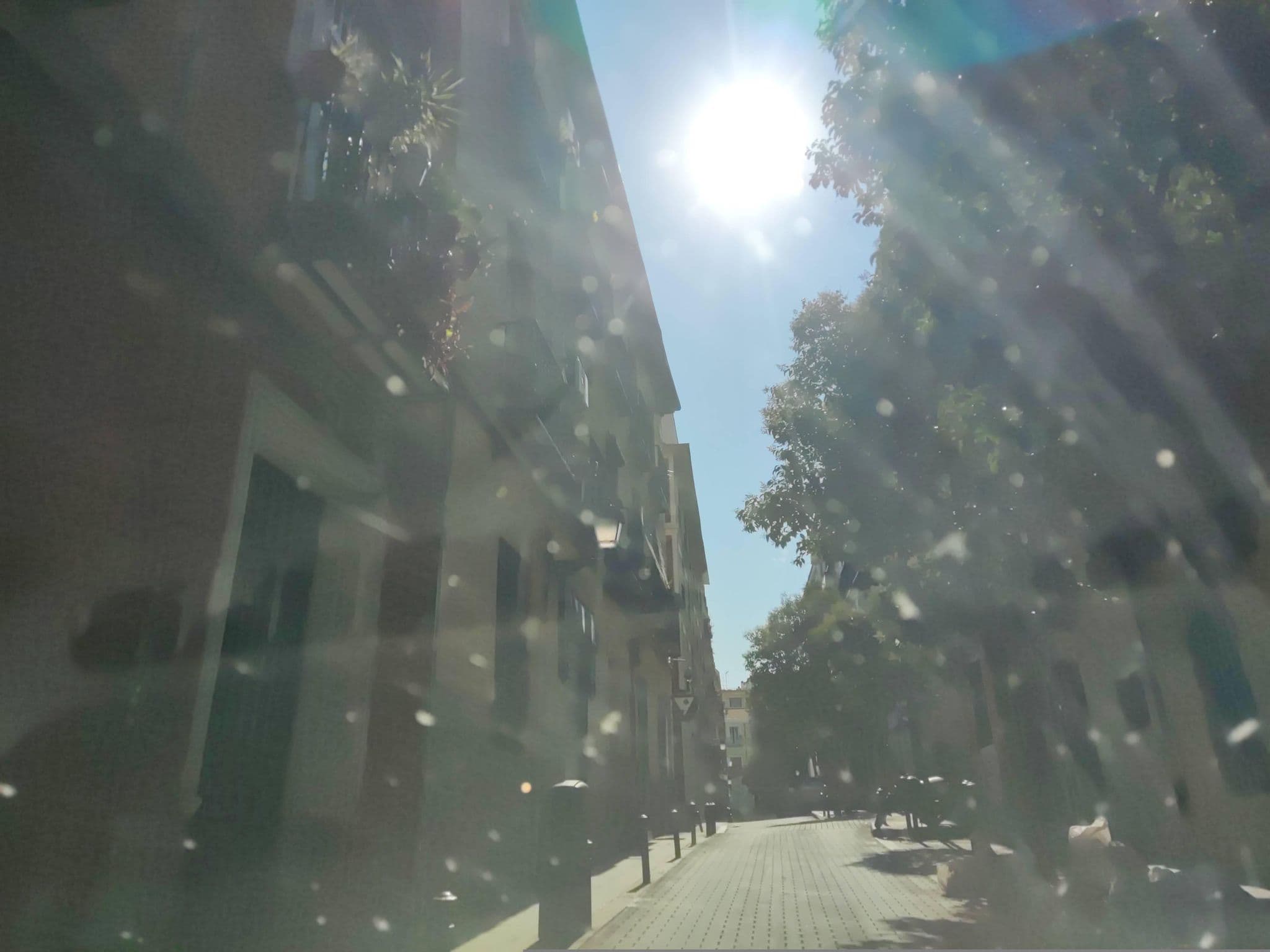 Street view near Biutiful Attic, Embajadores — © polkillas (CC BY-SA · Mapillary)