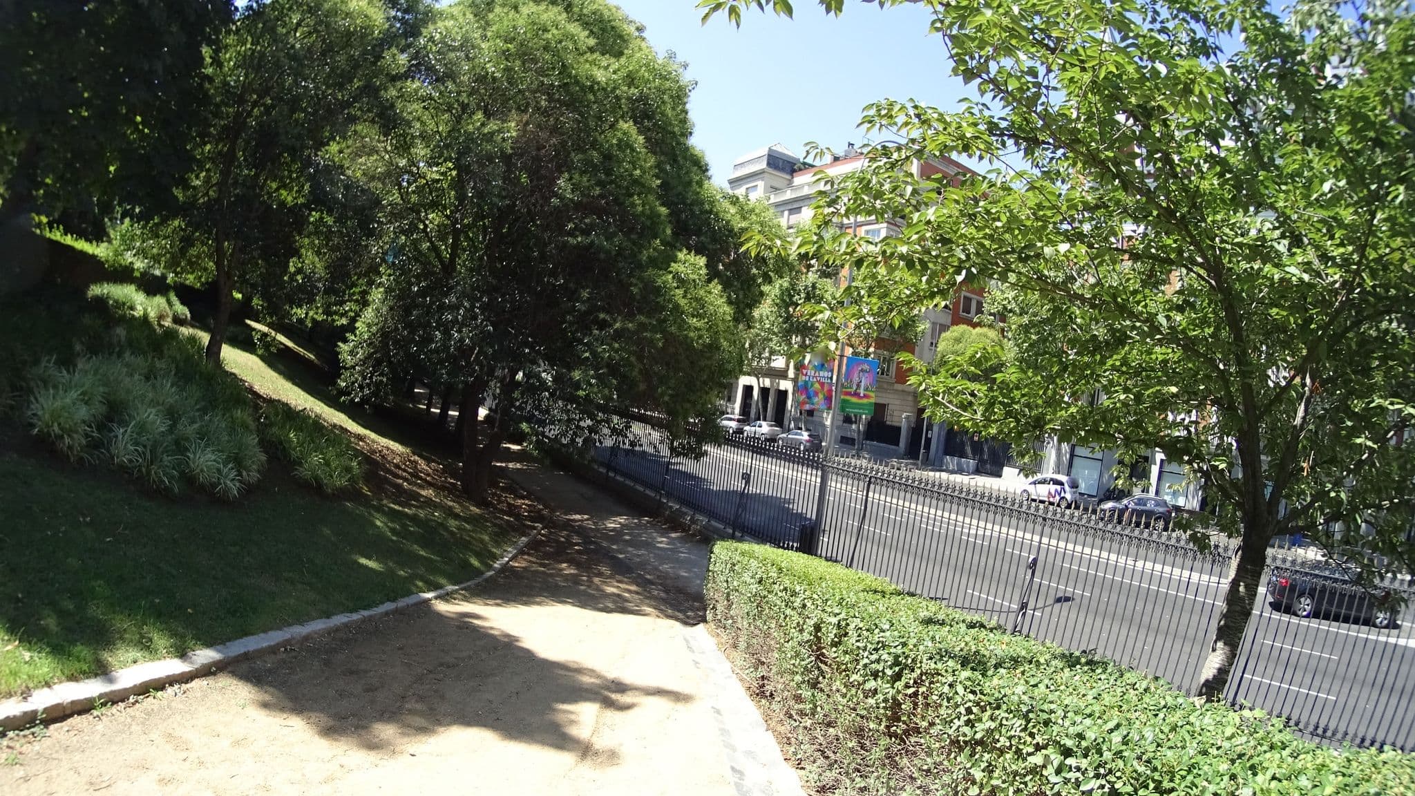 Street view near Espahotel, Jerónimos — © robertogeb (CC BY-SA · Mapillary)