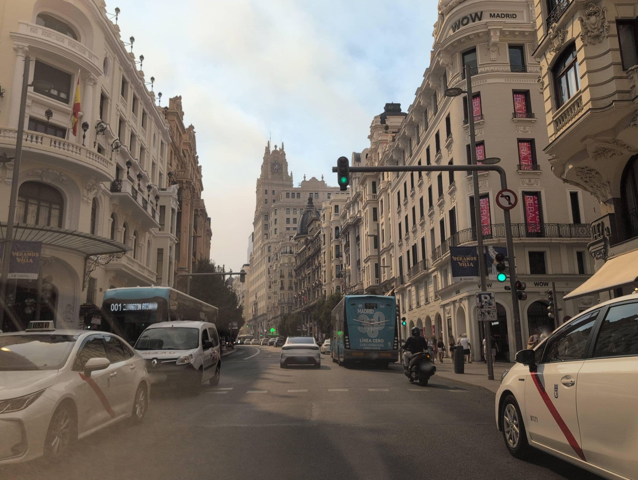 Street view near centro cultural de los ejercitos y marina, Madrid Centro — © Albergarri788 (CC BY-SA · Mapillary)