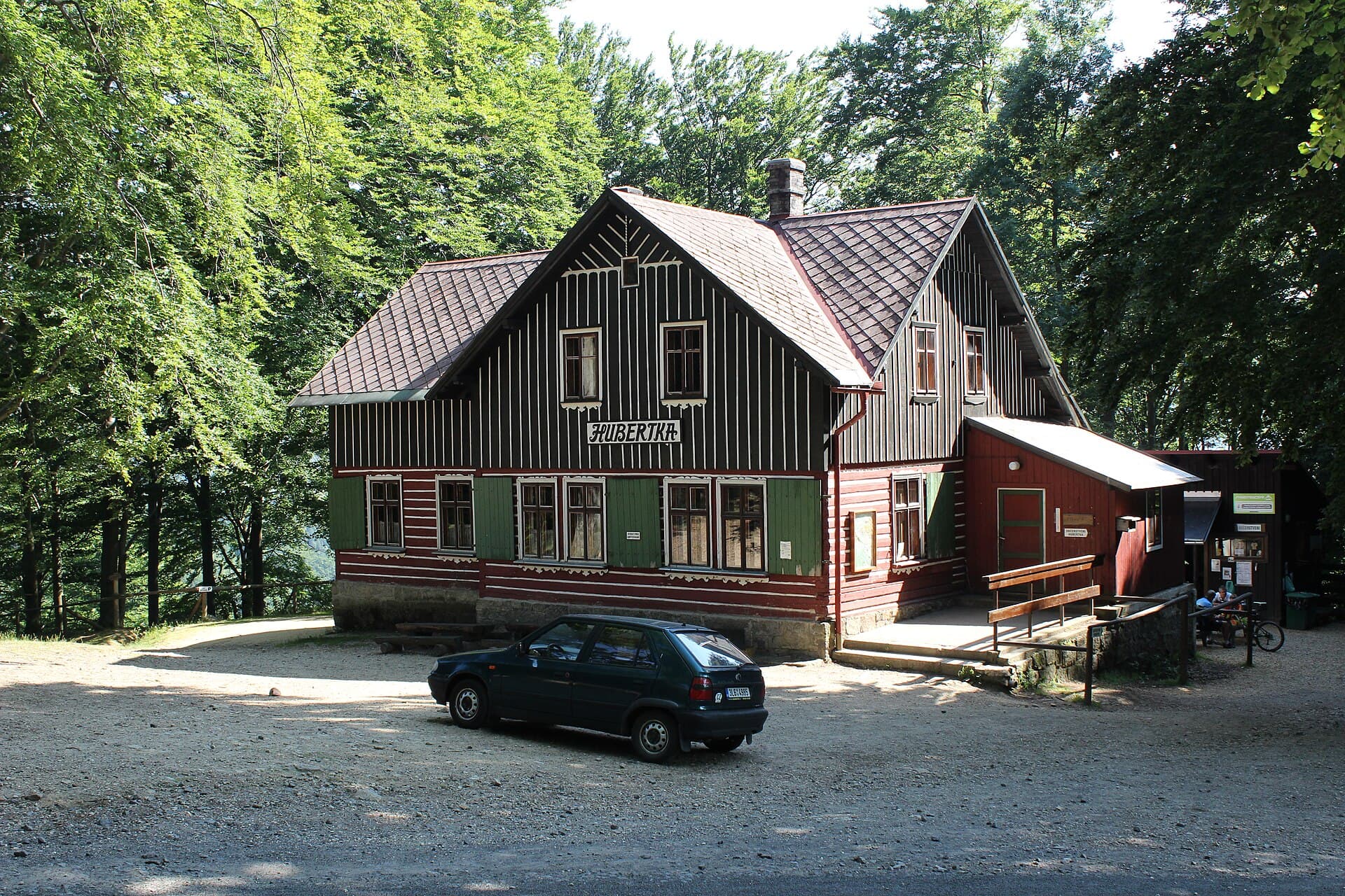 Hubertka (via Wikimedia Commons, CC BY-SA 3.0)