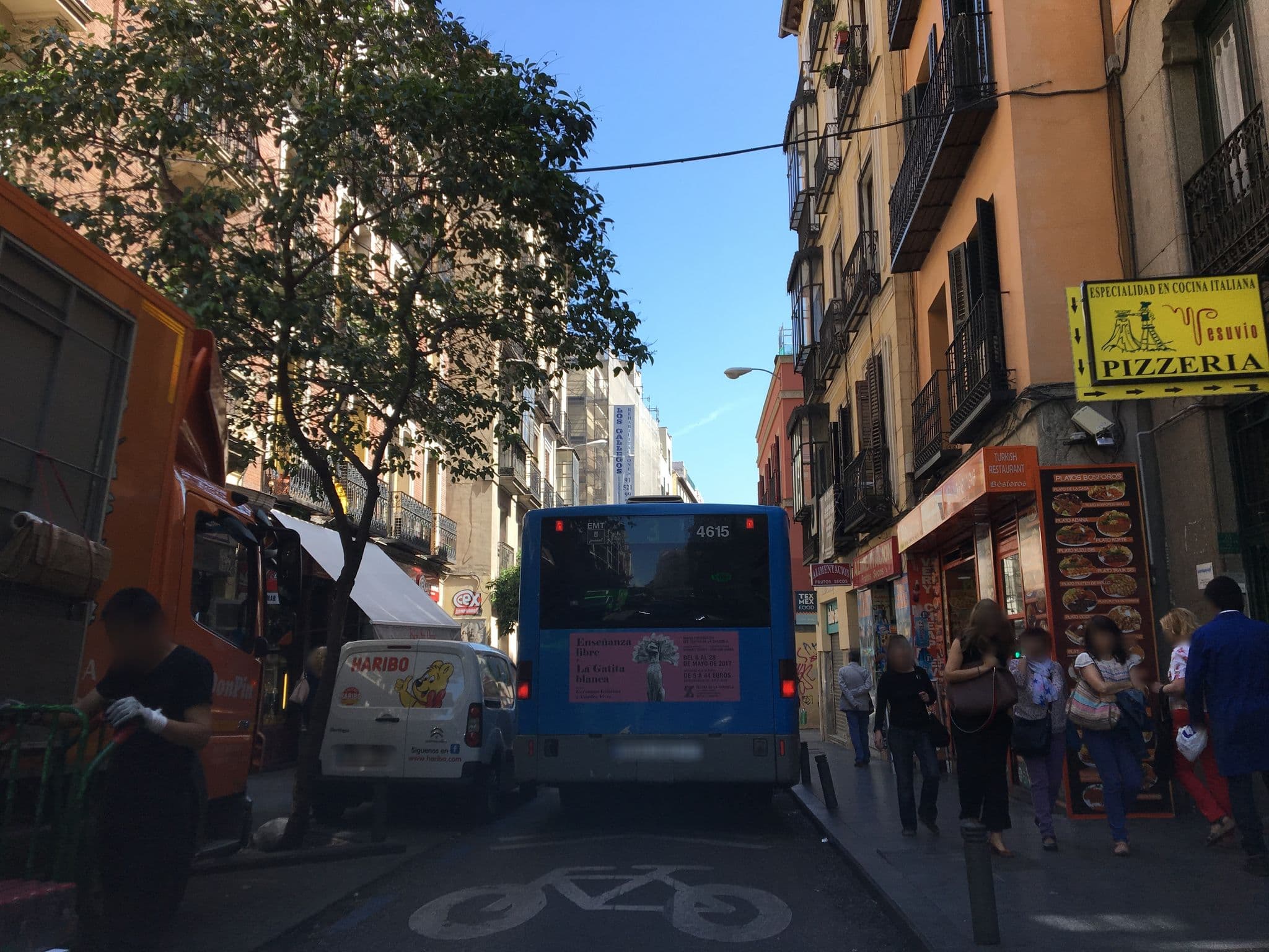 Street view near Apartamentos Madrid Hortaleza, Madrid Centro — © ccossio (CC BY-SA · Mapillary)