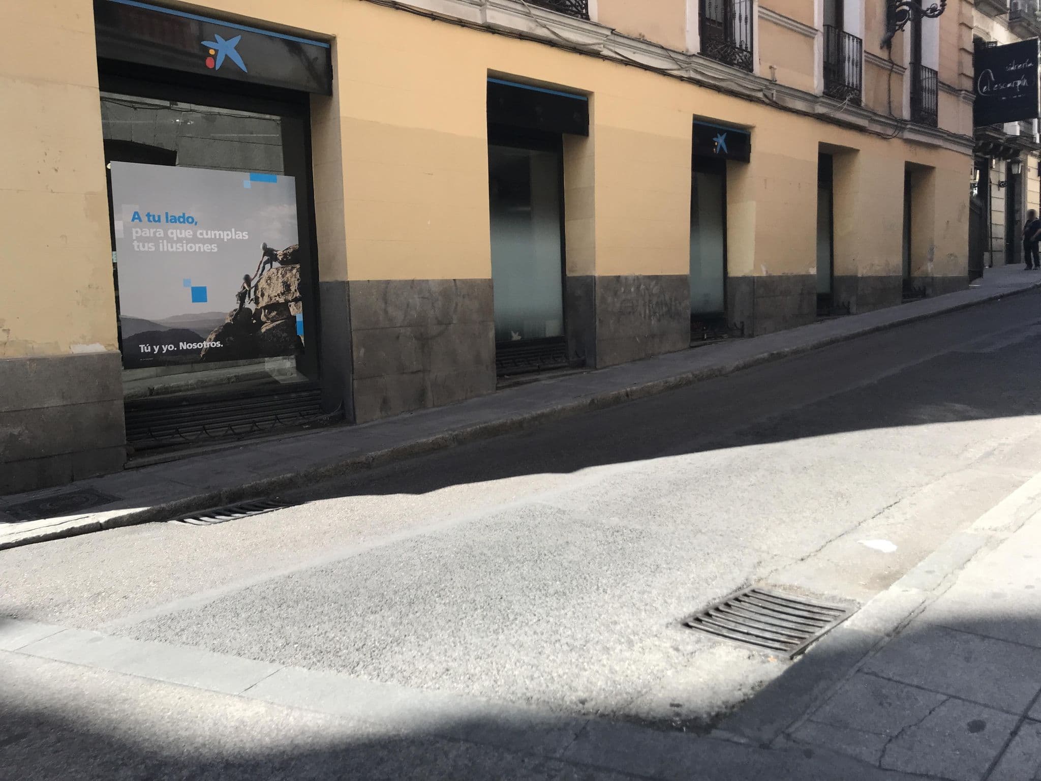 Street view near Hostal Mayrit, Sol — © miguel_andrade (CC BY-SA · Mapillary)