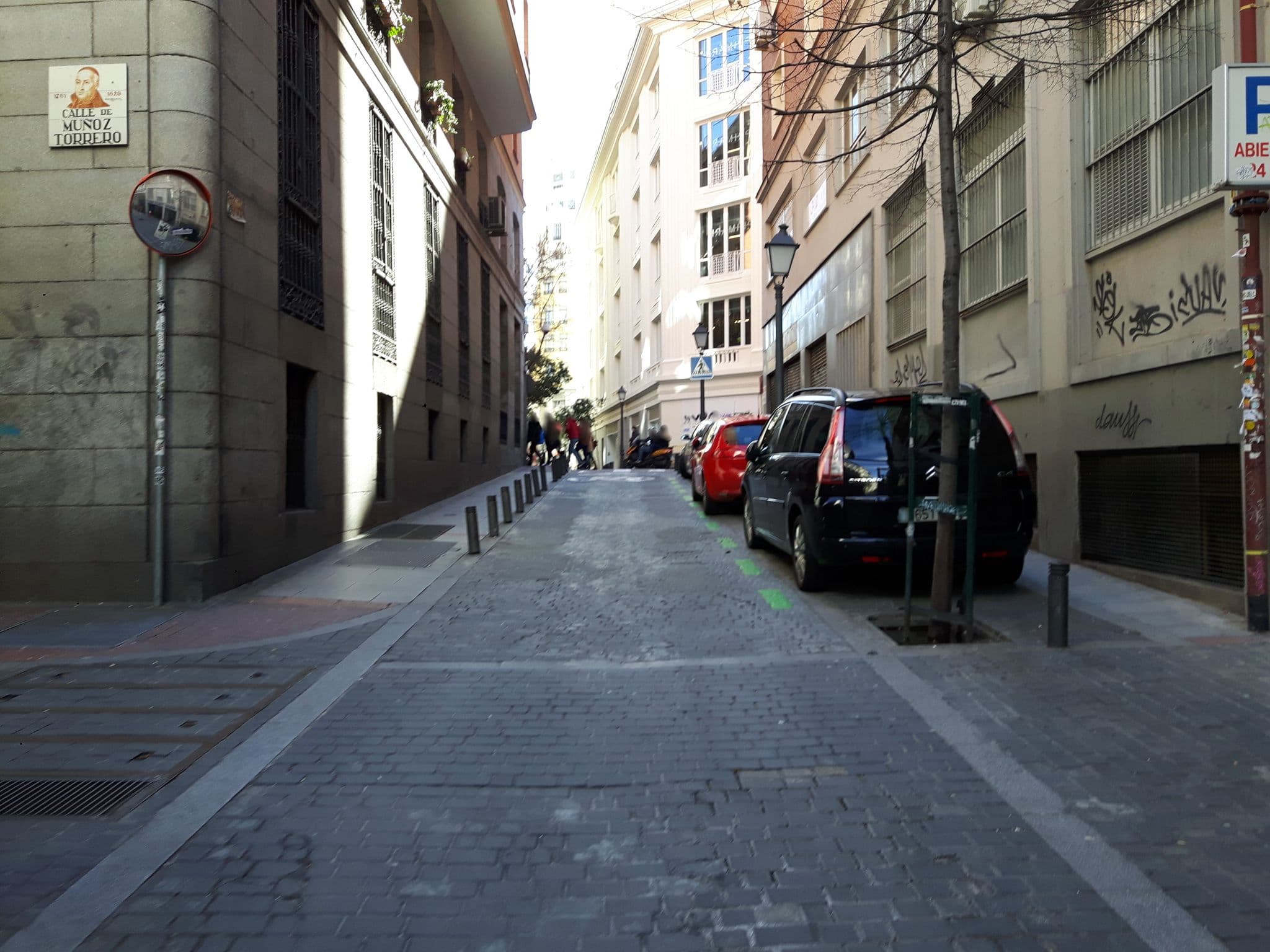 Street view near The Walt Madrid, Madrid Centro — © wusel007 (CC BY-SA · Mapillary)