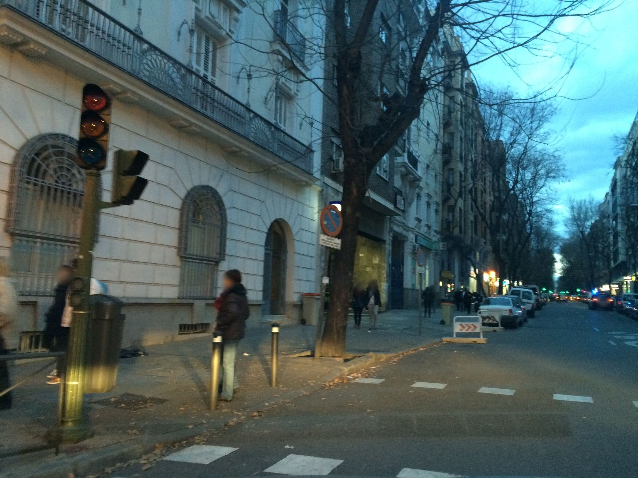 Street view near Apartamentos Arguelles, Arapiles — © radnaj (CC BY-SA · Mapillary)