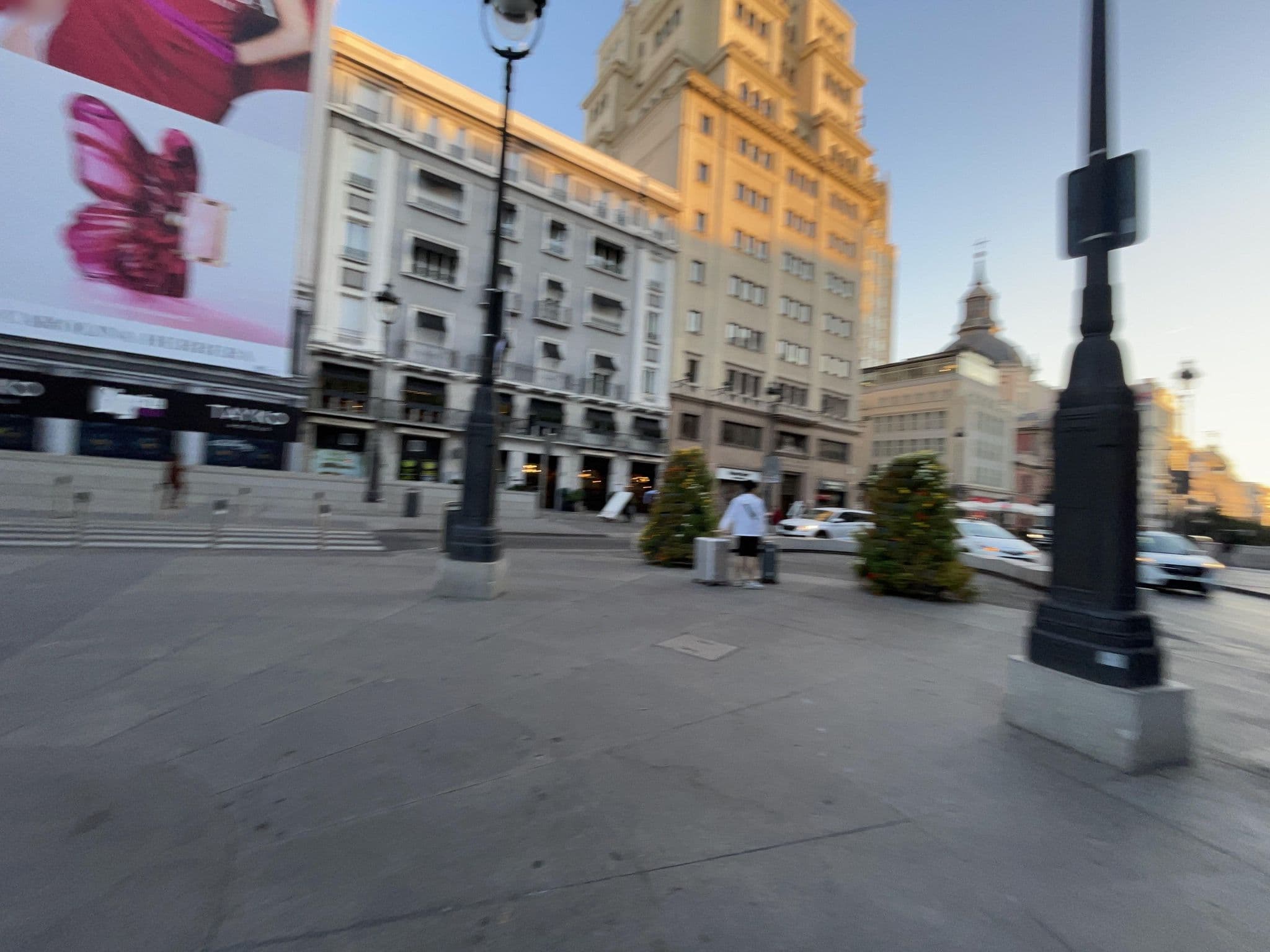 Street view near Victoria 1, Madrid Centro — © seraq (CC BY-SA · Mapillary)
