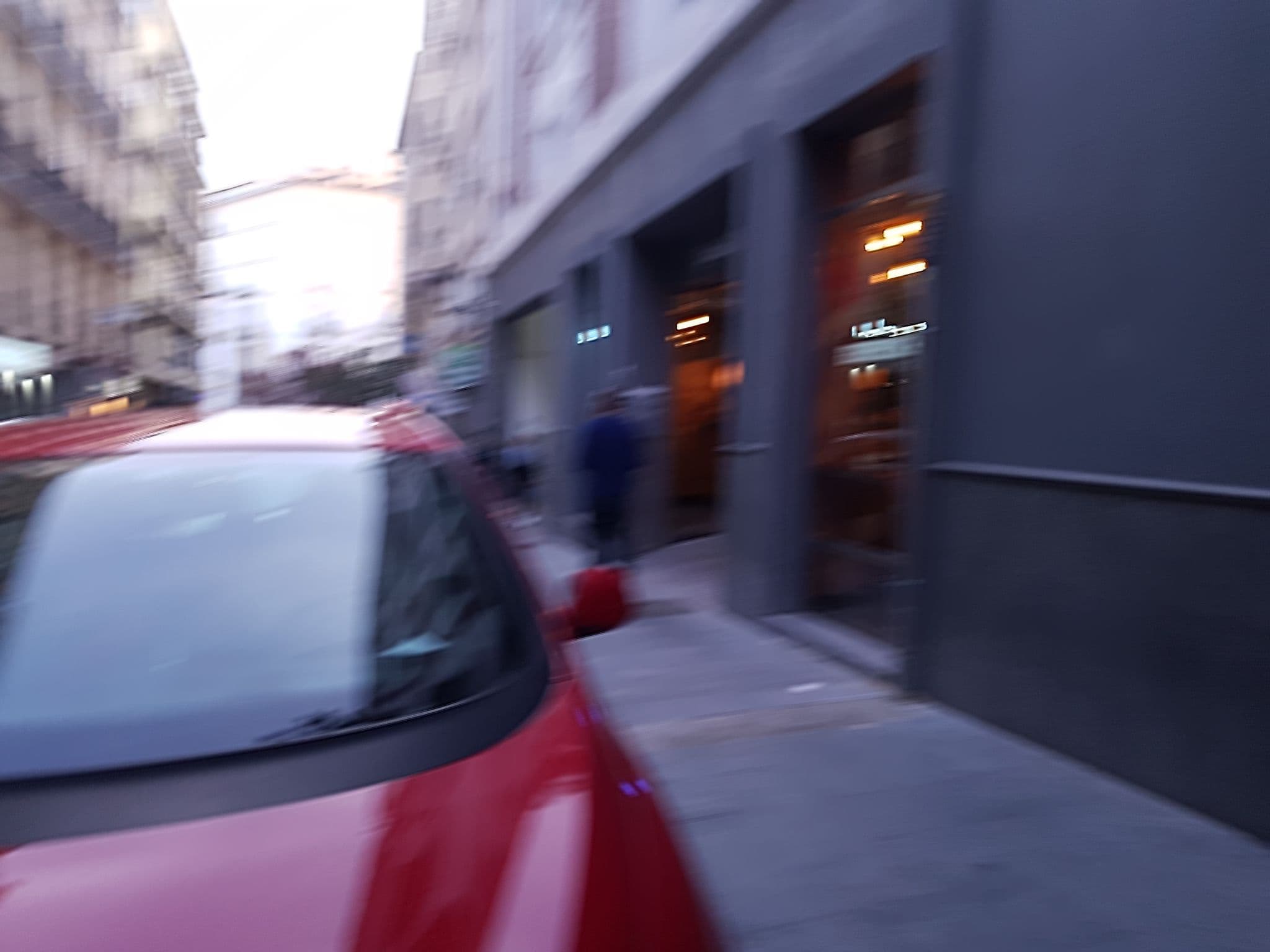 Street view near Hostal Naranjos II, Embajadores — © pilar (CC BY-SA · Mapillary)