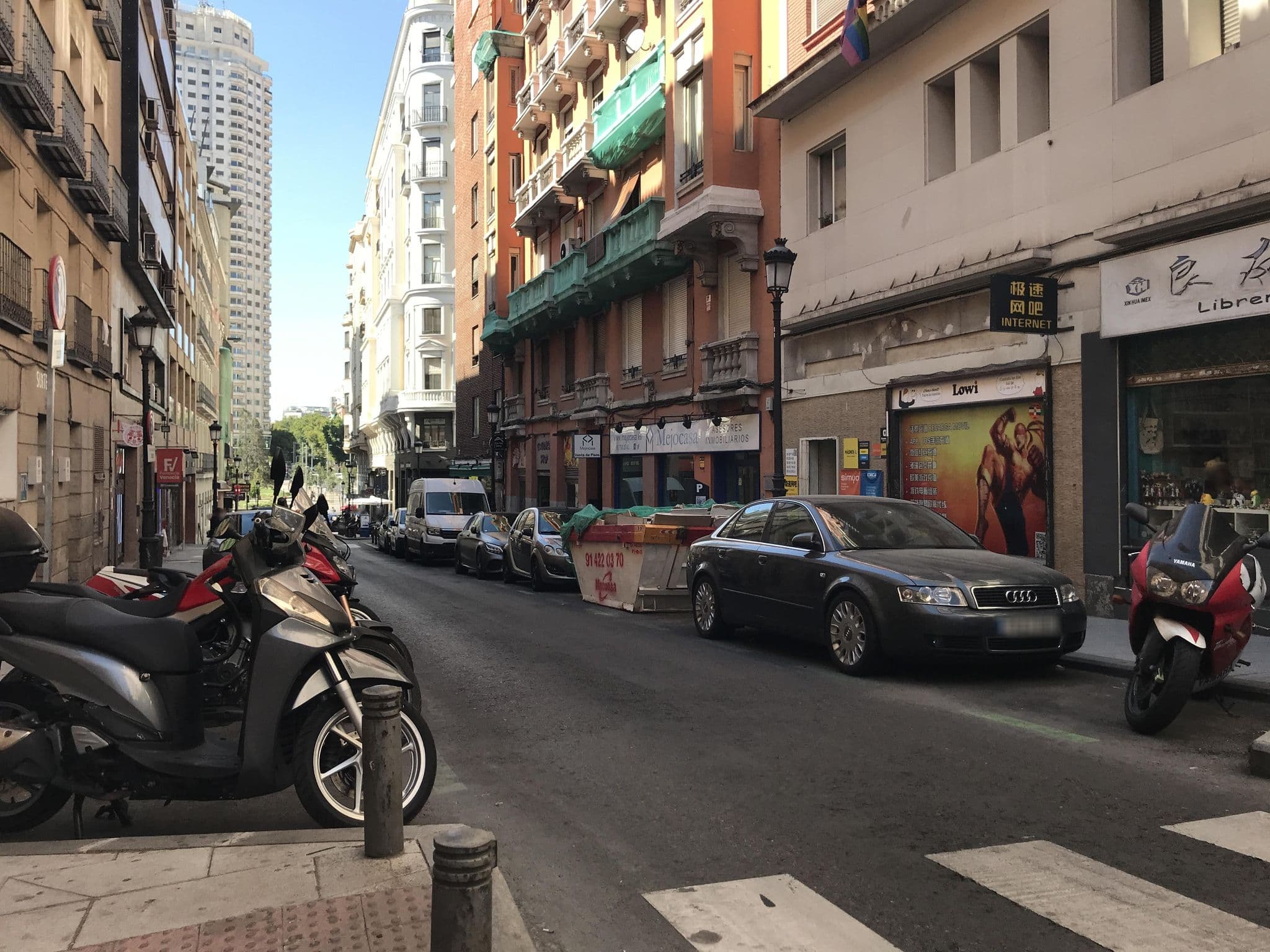 Street view near Hotel Suites33, Universidad — © miguel_andrade (CC BY-SA · Mapillary)