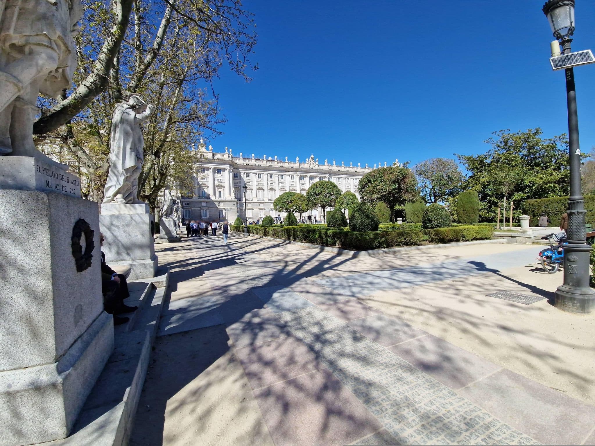 Street view near hotel ritz by belmond, Palacio — © jopparn (CC BY-SA · Mapillary)