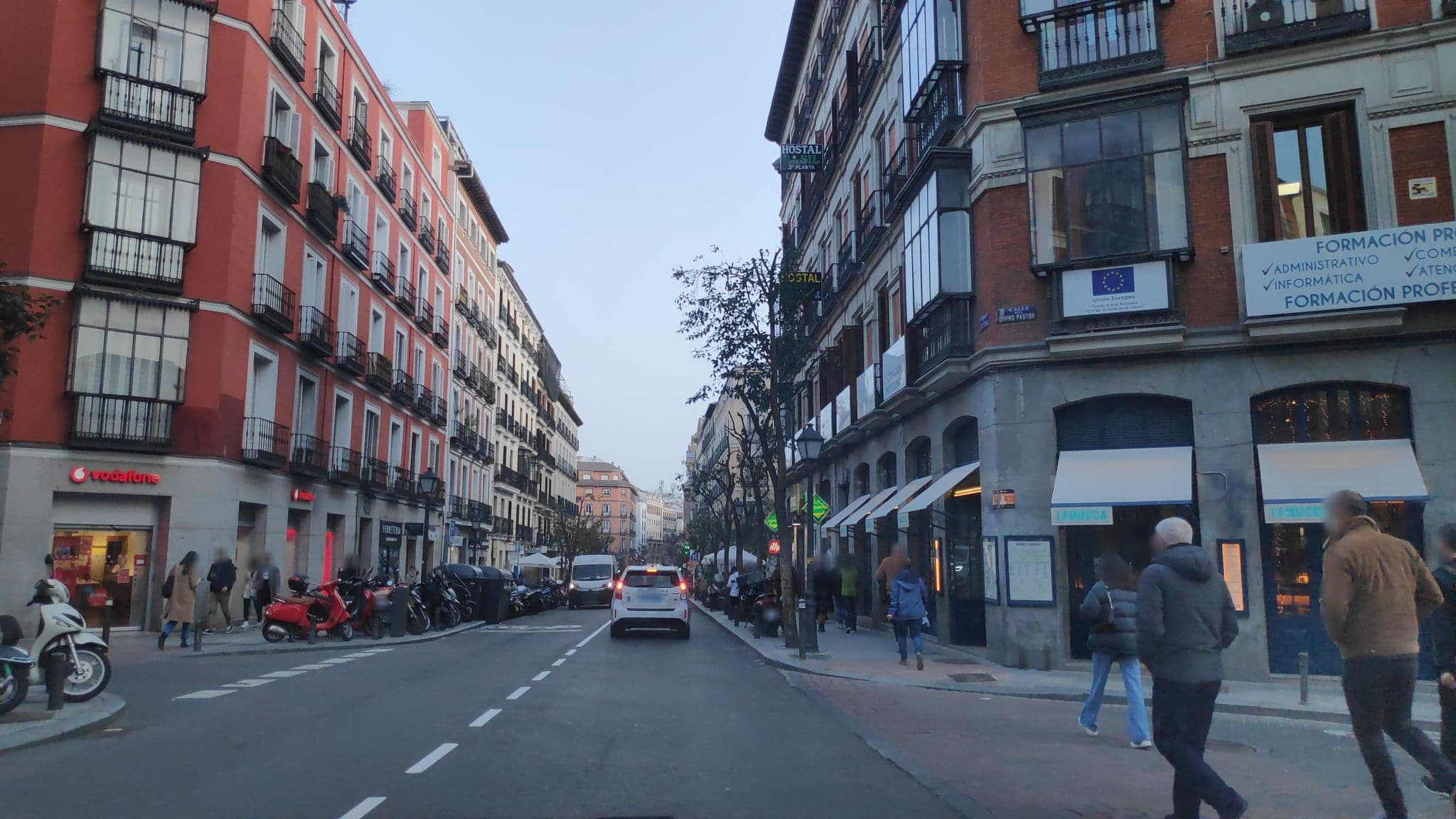 Street view near Hostales Sil/Serrano, Universidad — © polkillas (CC BY-SA · Mapillary)