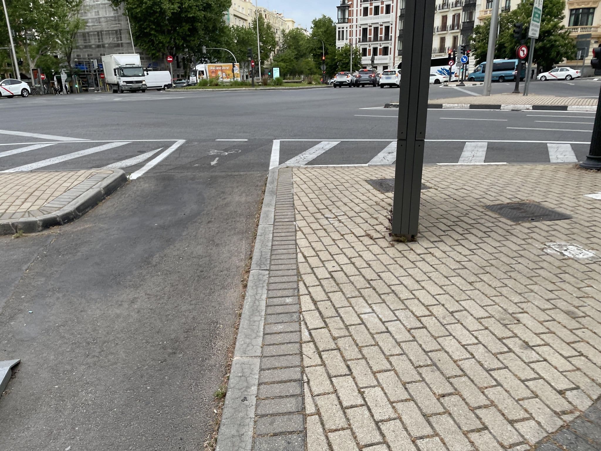 Street view near Hotel Embajada, Justicia — © seraq (CC BY-SA · Mapillary)