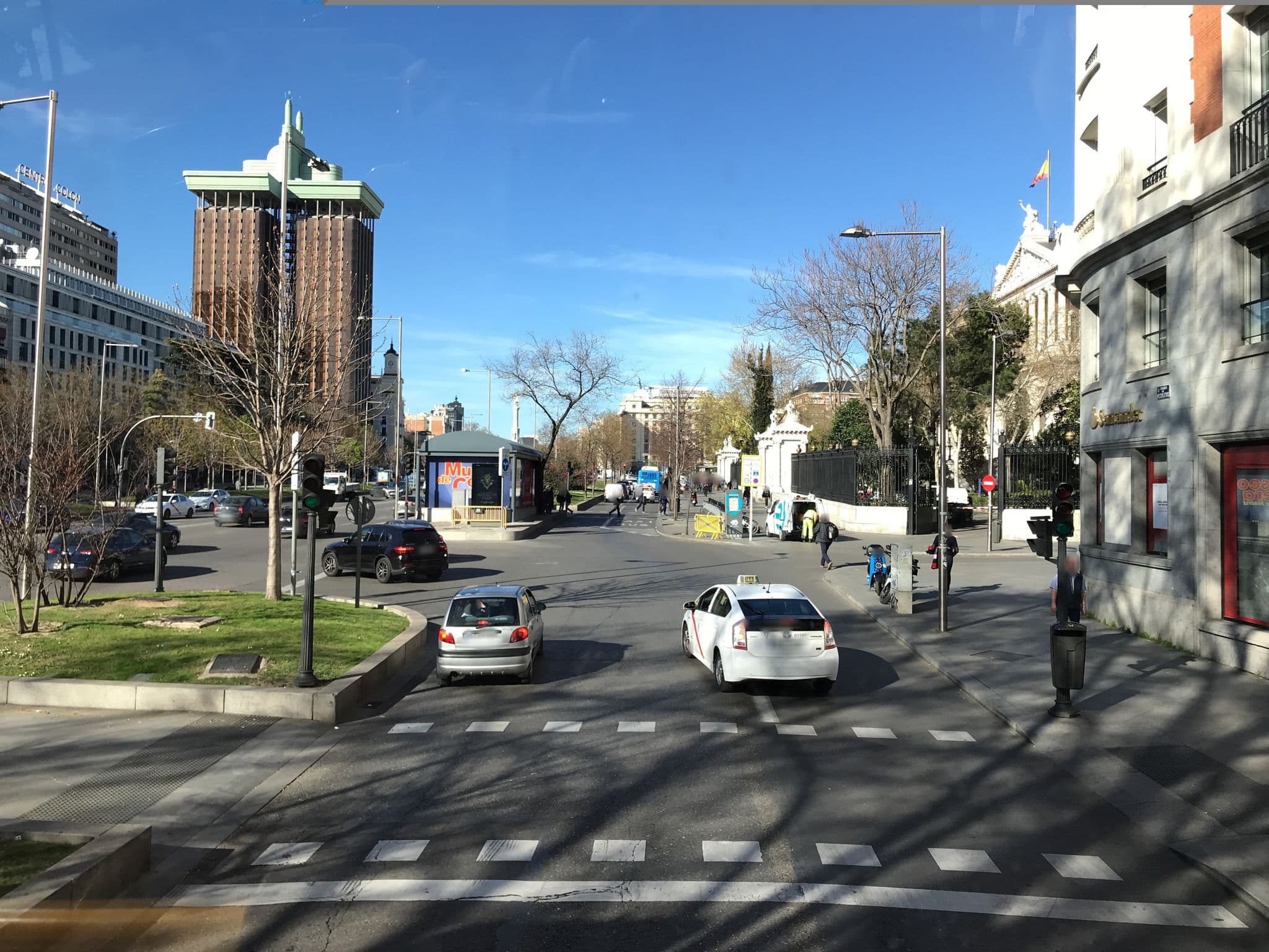 Street view near AC Hotels by Marriott, Recoletos — © ugz (CC BY-SA · Mapillary)