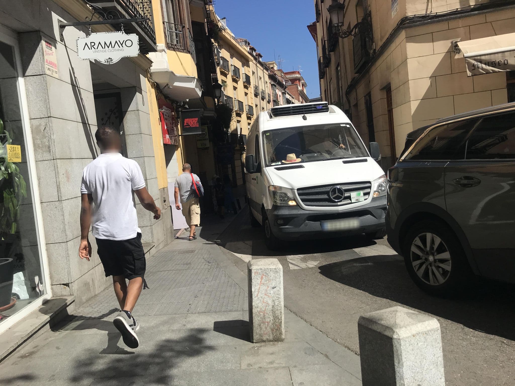Street view near Madrid Apartamentos Centro, La Latina — © miguel_andrade (CC BY-SA · Mapillary)